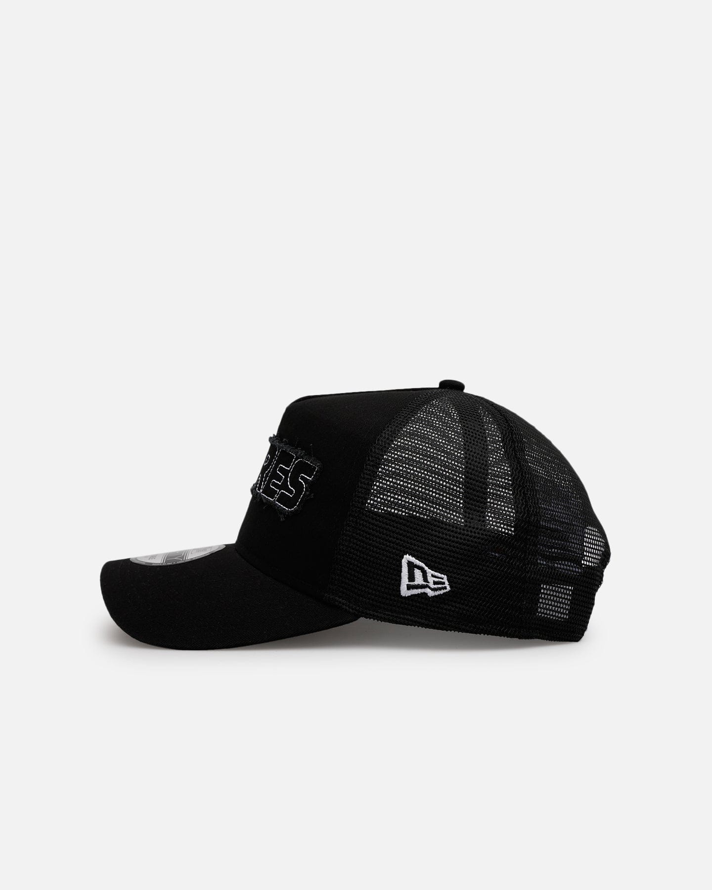 New Era San Diego Padres Distressed 9FORTY A - Frame Trucker Snapback Black/White