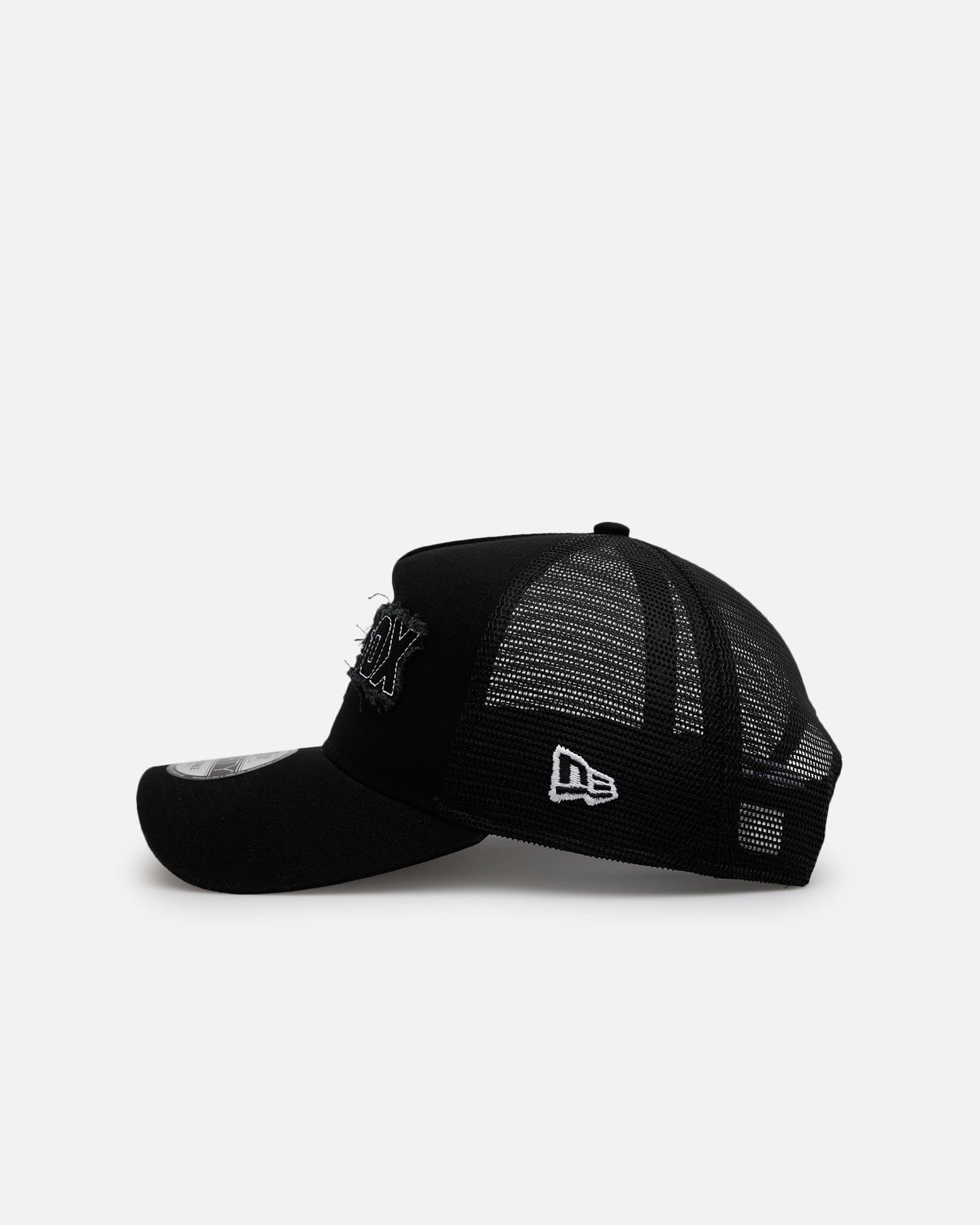 New Era Boston Red Sox Distressed 9FORTY A - Frame Trucker Snapback Black/White