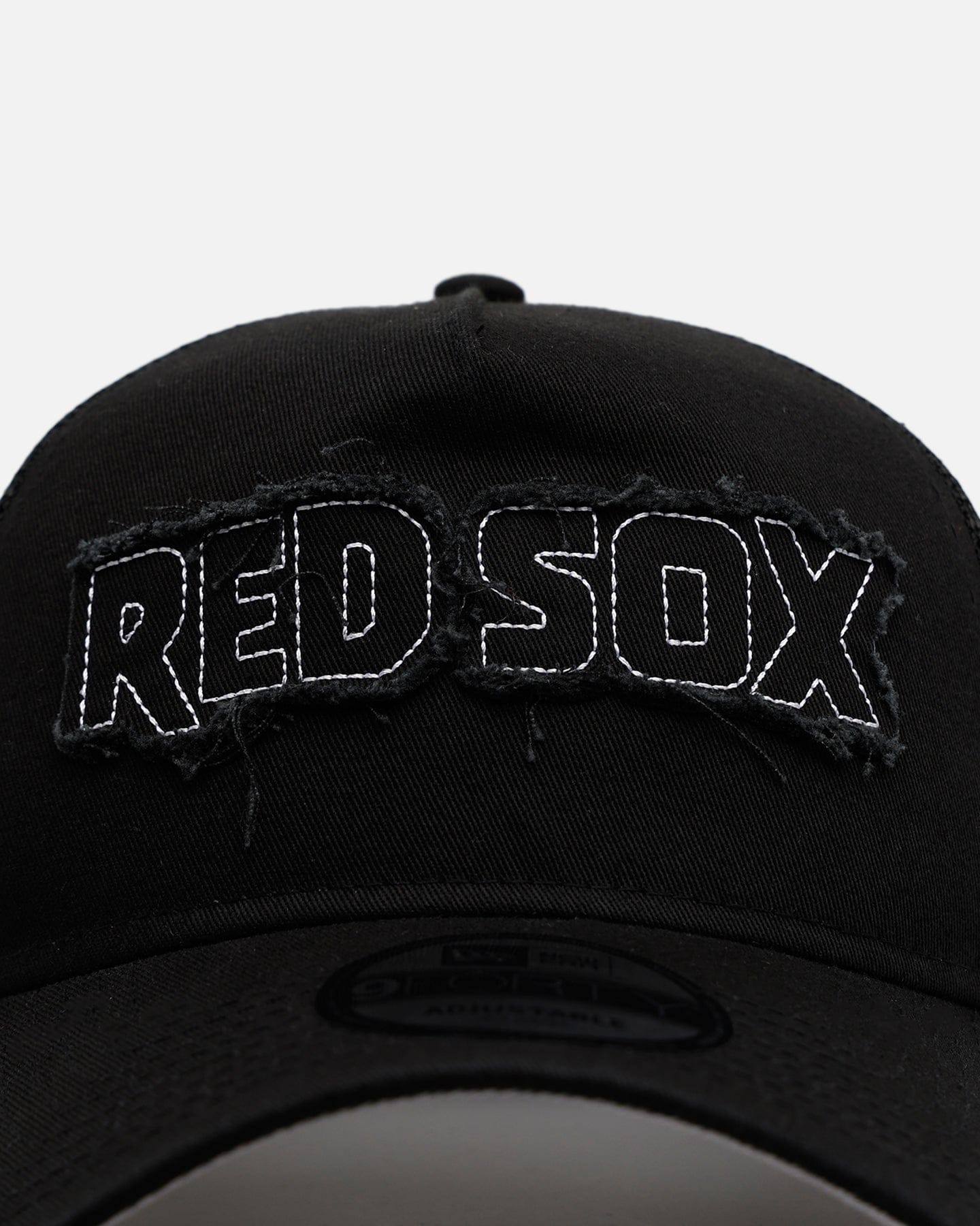 New Era Boston Red Sox Distressed 9FORTY A - Frame Trucker Snapback Black/White