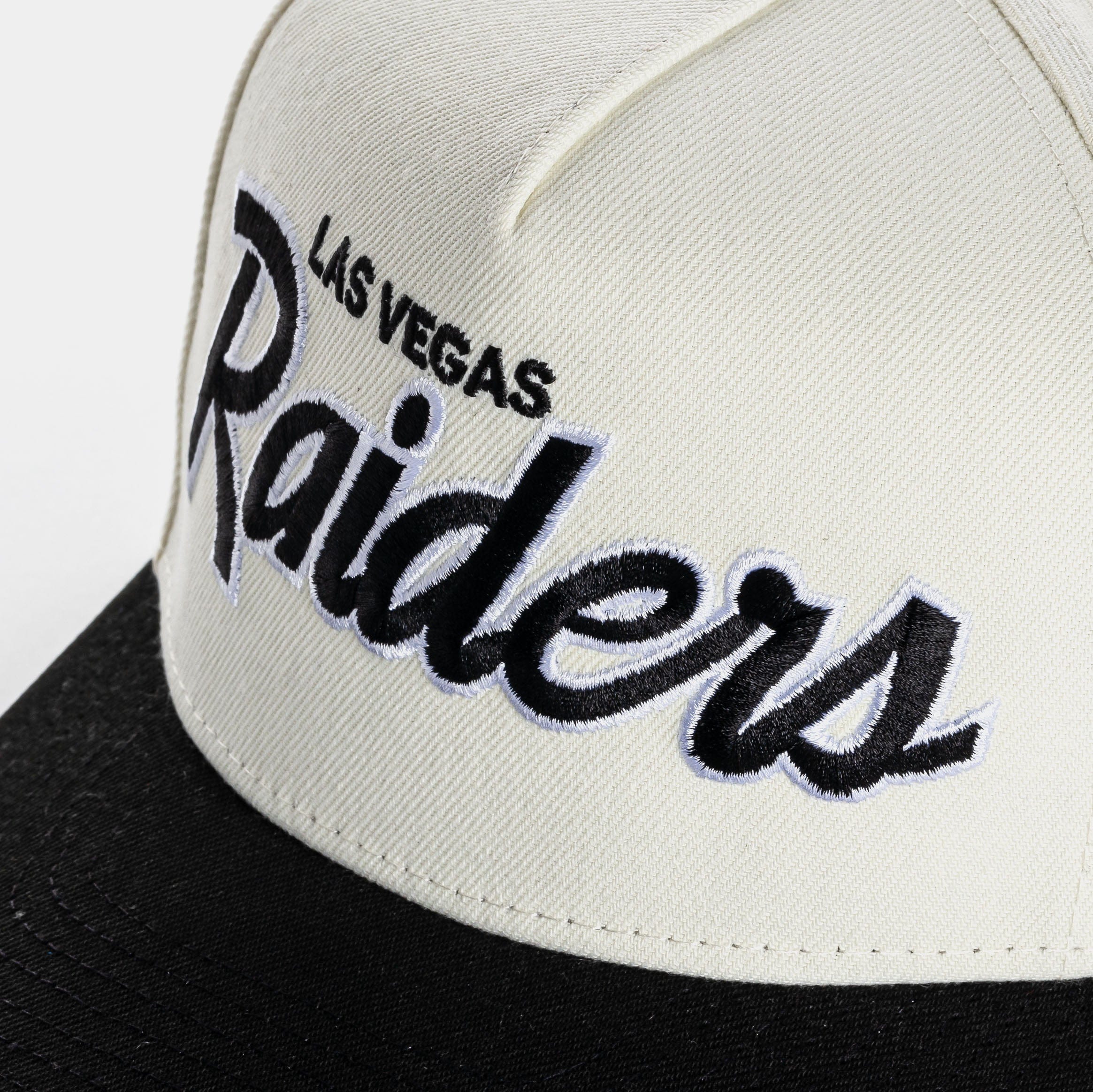 NEW ERA Shoe Palace Exclusive Las Vegas Raiders Script 950AF Snapback Mens Hat (Chrome/Black)
