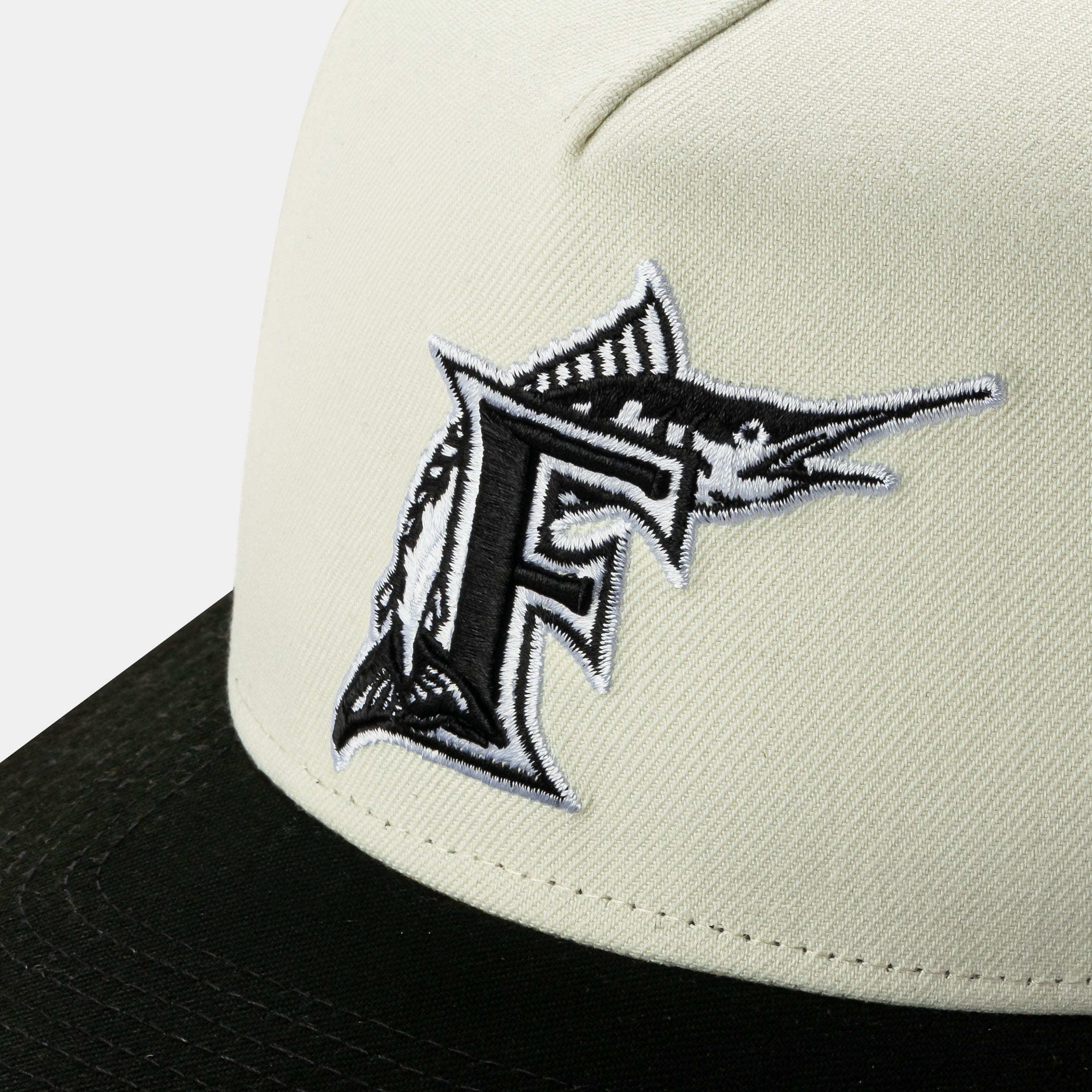 NEW ERA Shoe Palace Exclusive Miami Marlins 950AF Snapback Mens Hat (Chrome/Black)