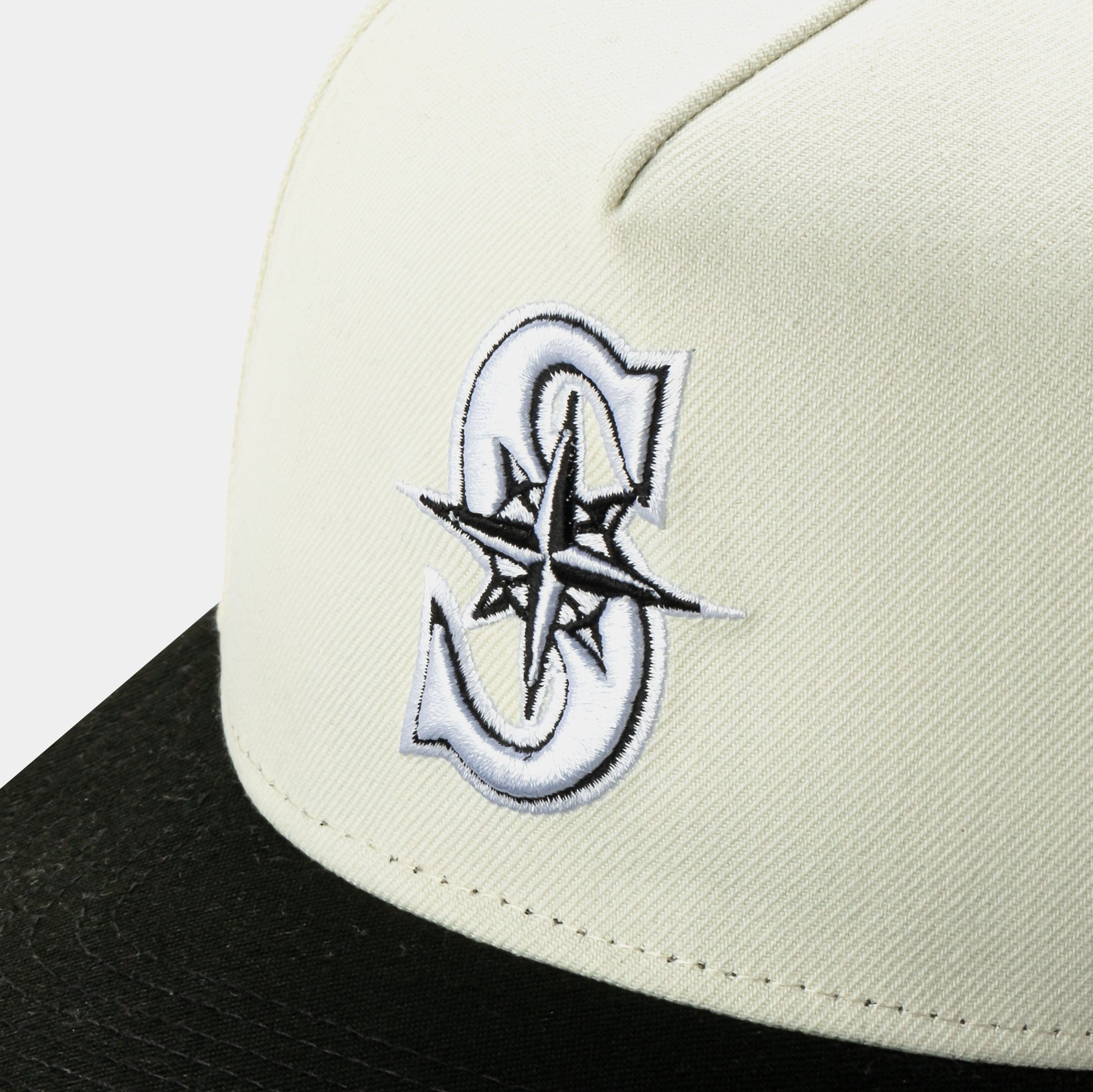 NEW ERA Shoe Palace Exclusive Seattle Mariners 950AF Snapback Mens Hat (Chrome/Black)