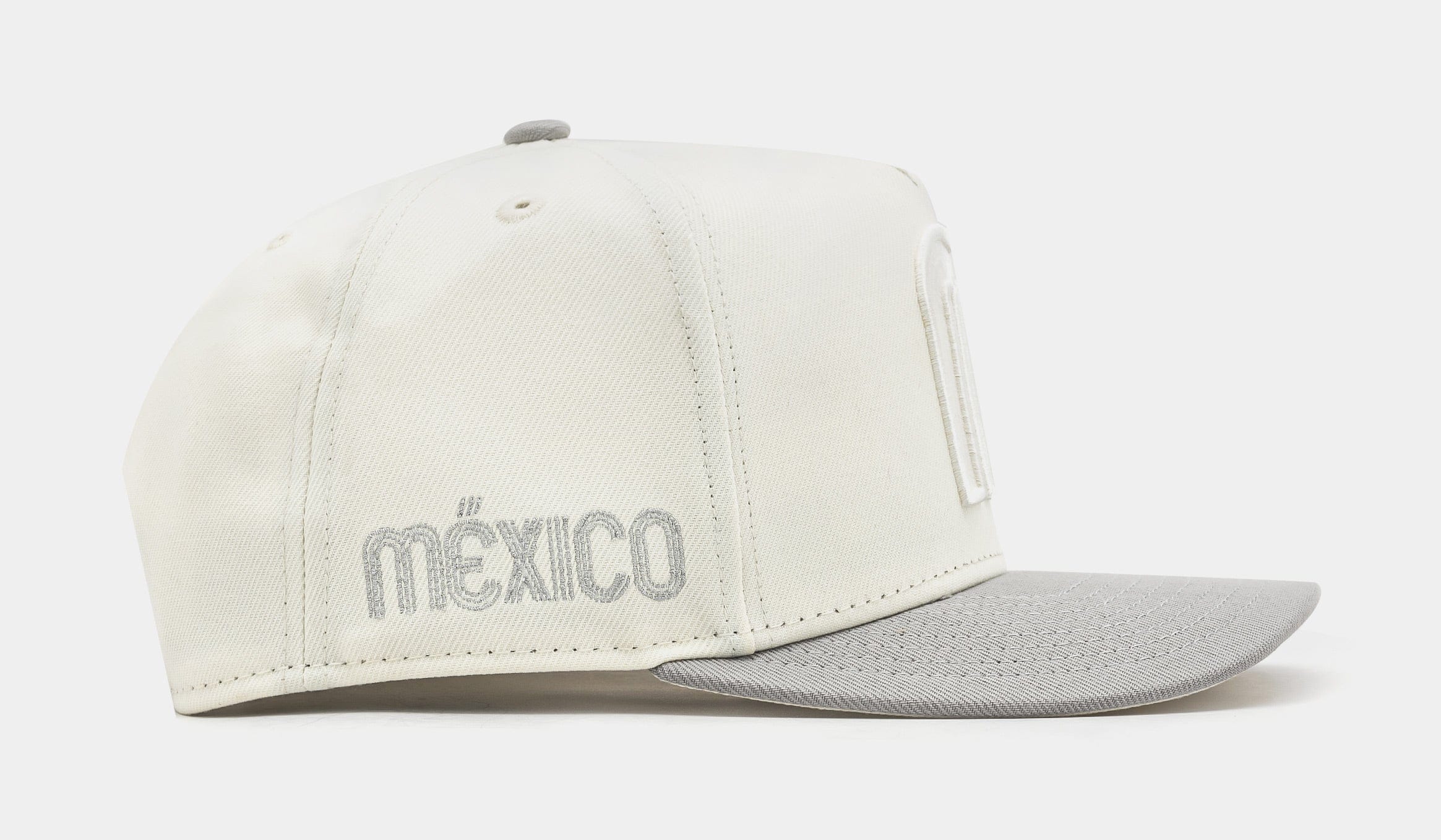 NEW ERA Shoe Palace Exclusive Mexico Chrome 950AF Curve Mens Hat (Chrome Grey)