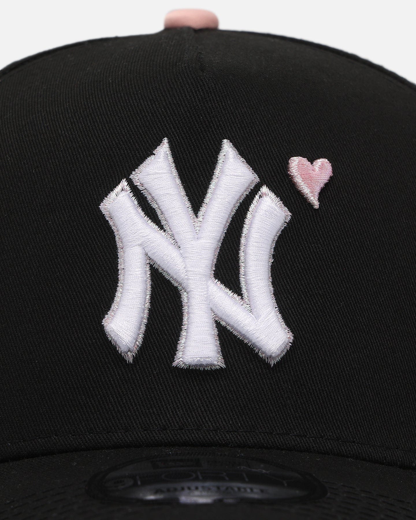New Era New York Yankees Pink Satin Hearts 2.0 9FORTY A - Frame Snapback Black/Pink
