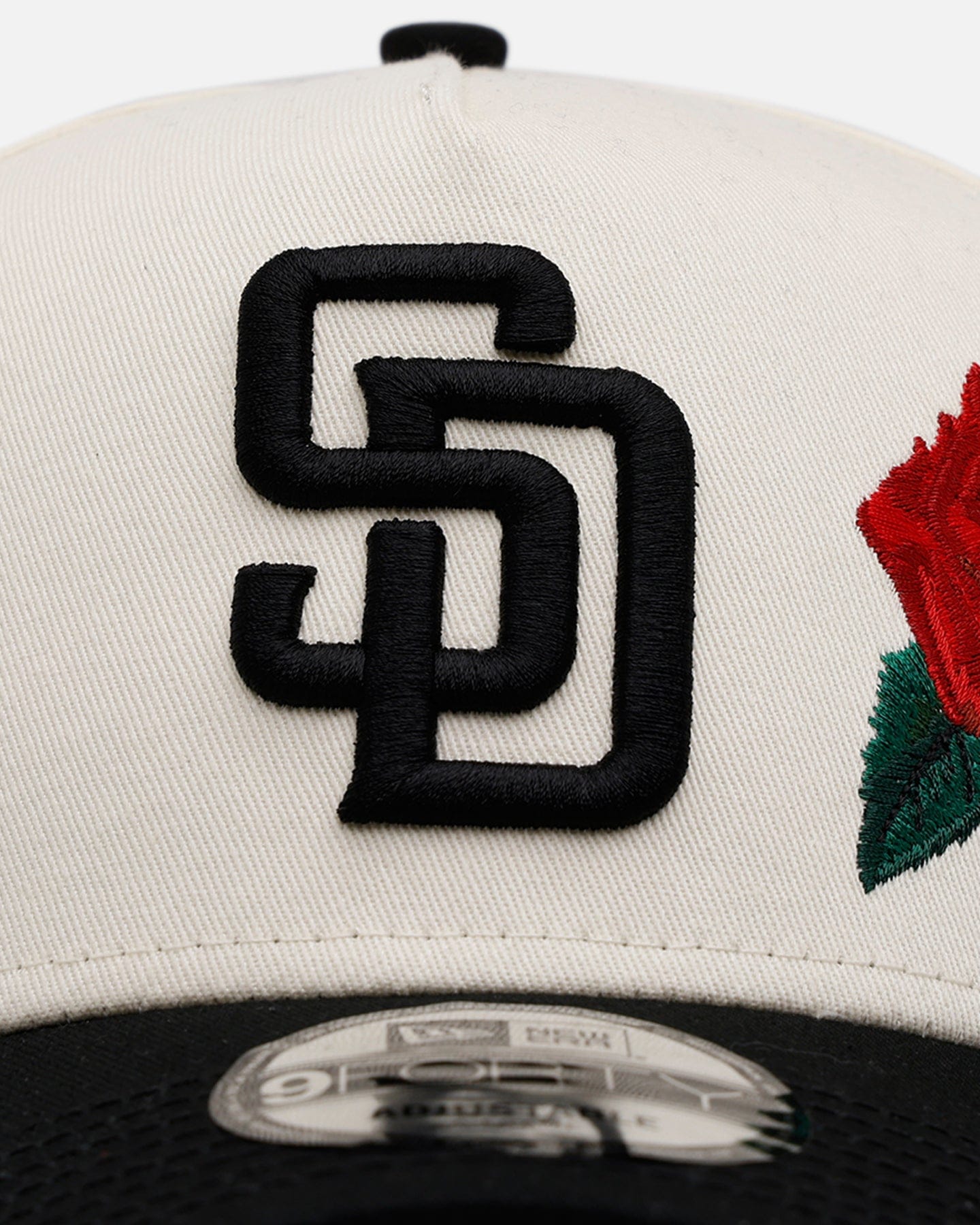 New Era San Diego Padres Chrome Black Roses 9FORTY A - Frame Snapback Chrome/Black