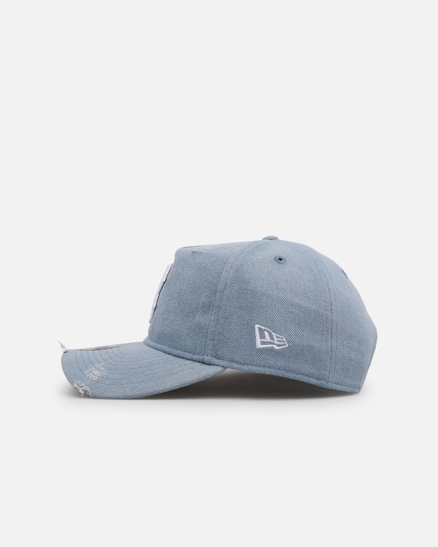 New Era Boston Red Sox Distressed Denim 9FORTY A - Frame Snapback Light Wash Denim