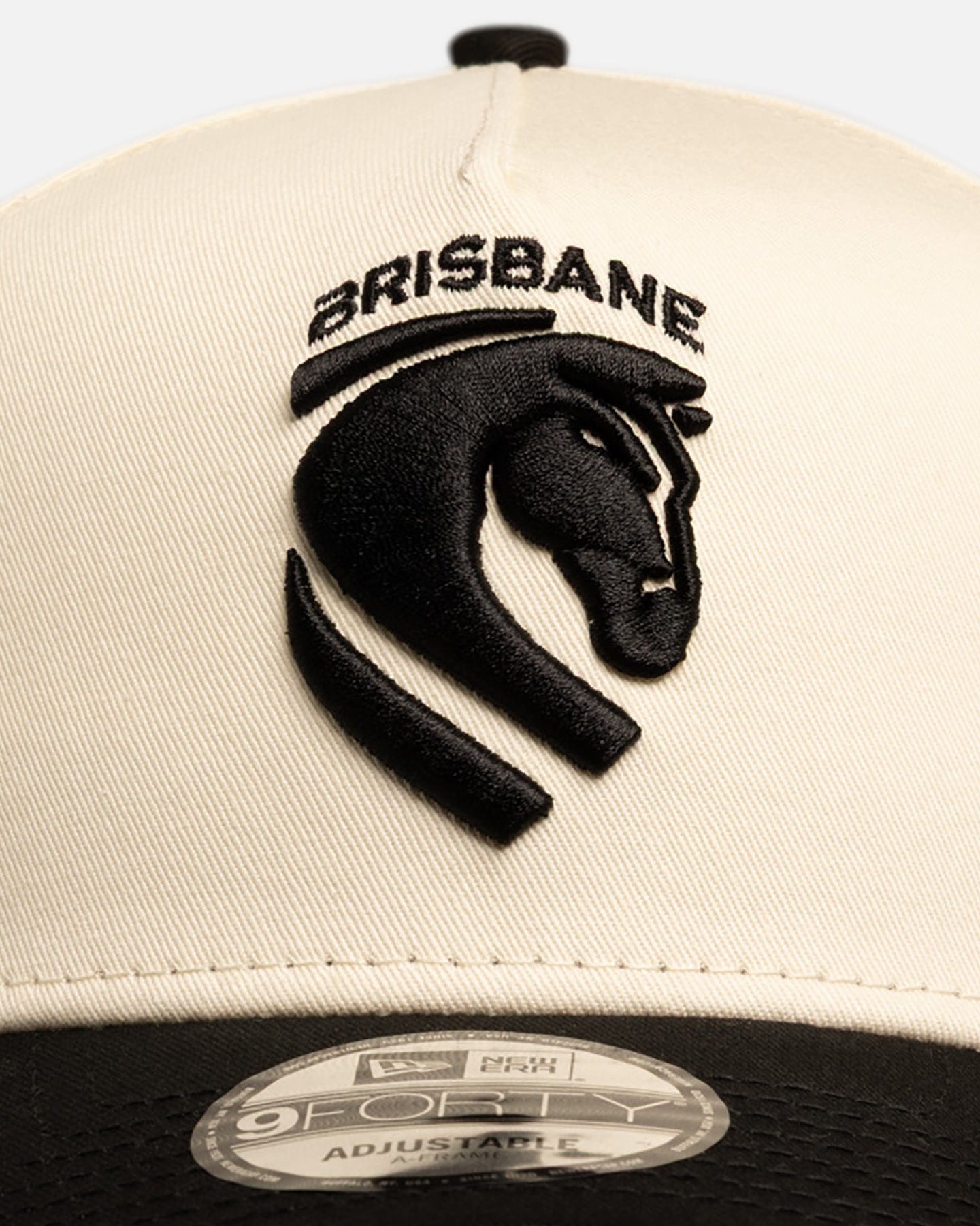 New Era Brisbane Broncos Chrome Black 9FORTY A - Frame Snapback White/Black
