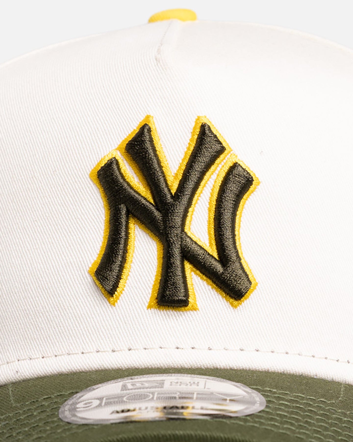 New Era New York Yankees Chrome Rig 9FORTY A - Frame Snapback White/Yellow
