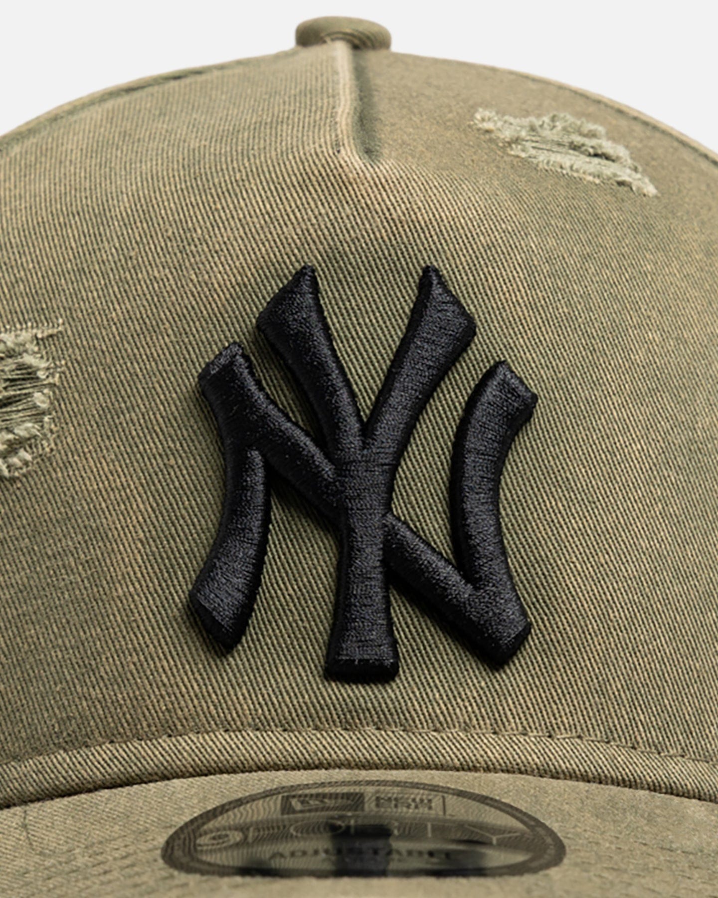 New Era New York Yankees Distressed Olive 9FORTY A - Frame Snapback Olive