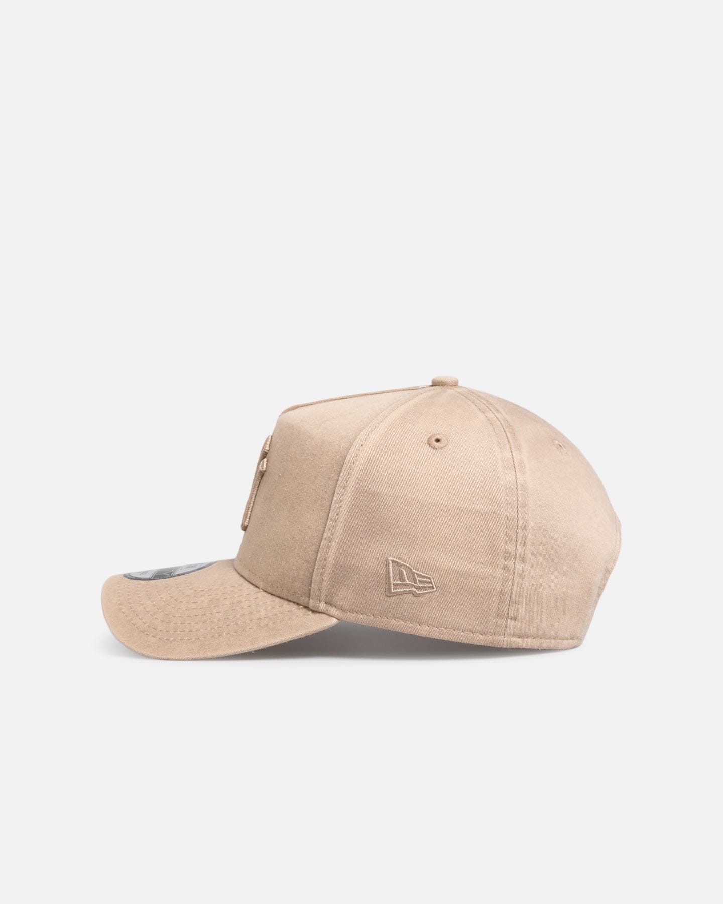 New Era New York Yankees Dirty Wash 9FORTY A - Frame Snapback Camel