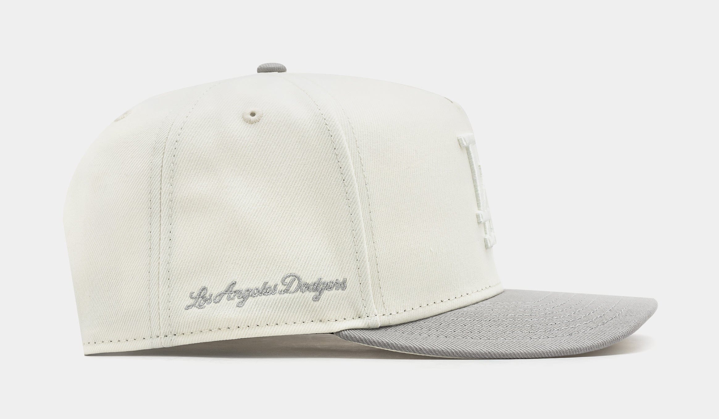 NEW ERA Shoe Palace Exclusive Los Angeles Dodgers Chrome 950AF Curve Mens Hat (Chrome Grey)