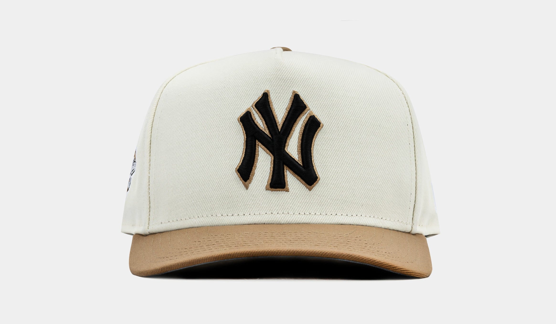 NEW ERA Shoe Palace Exclusive New York Yankees Curve 950AF Snapback Mens Hat (Chrome/Khaki)