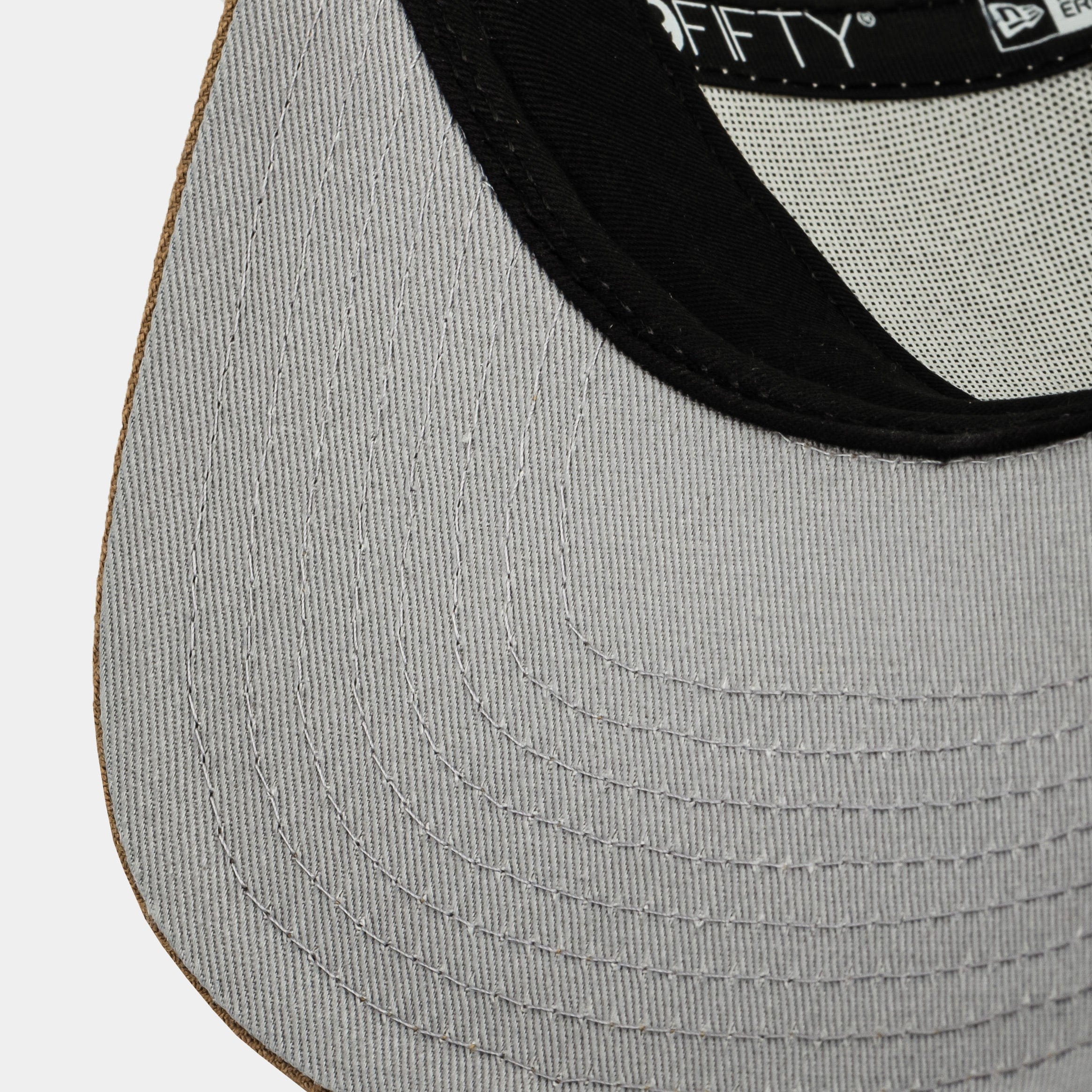 NEW ERA Shoe Palace Exclusive New York Yankees Curve 950AF Snapback Mens Hat (Chrome/Khaki)
