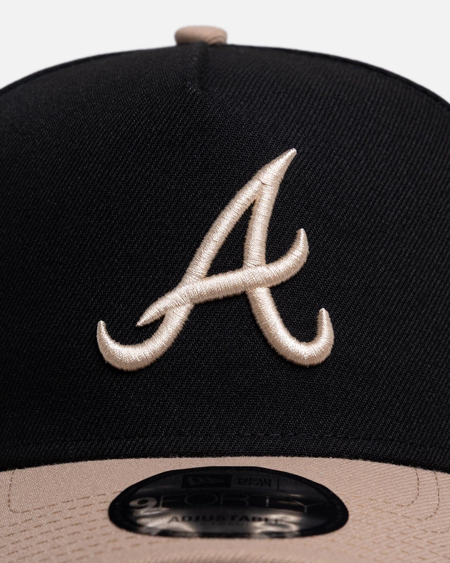 New Era Atlanta Braves Black Camel 9FORTY A - Frame Snapback Black/Camel
