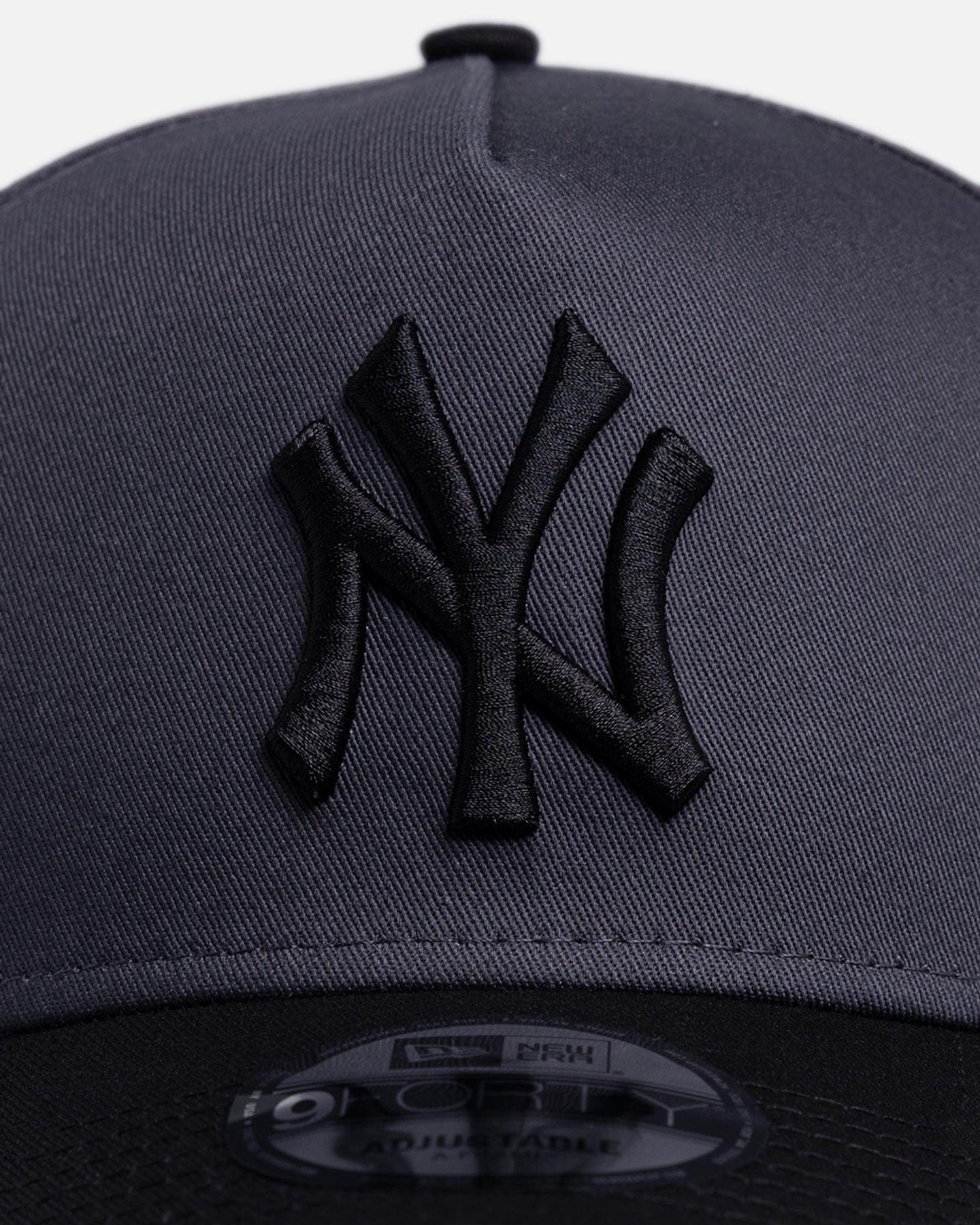 New Era New York Yankees Graphite Black 9FORTY A - Frame Snapback Black/Grey