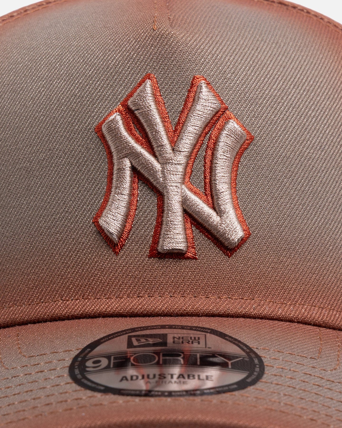 New Era New York Yankees Gradient Edge 9FORTY A - Frame Snapback Camel