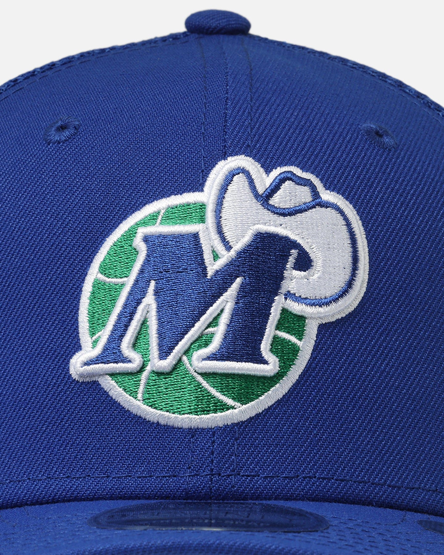 New Era Dallas Mavericks HWC 9SEVENTY Trucker Stretch Snapback Medium Blue