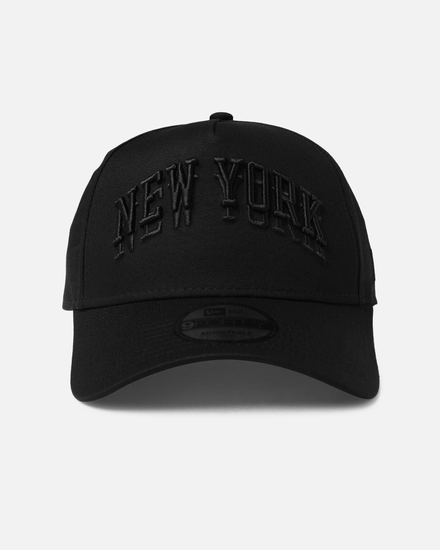 New Era New York Knicks NBA Black On Black 9FORTY A - Frame Snapback Black