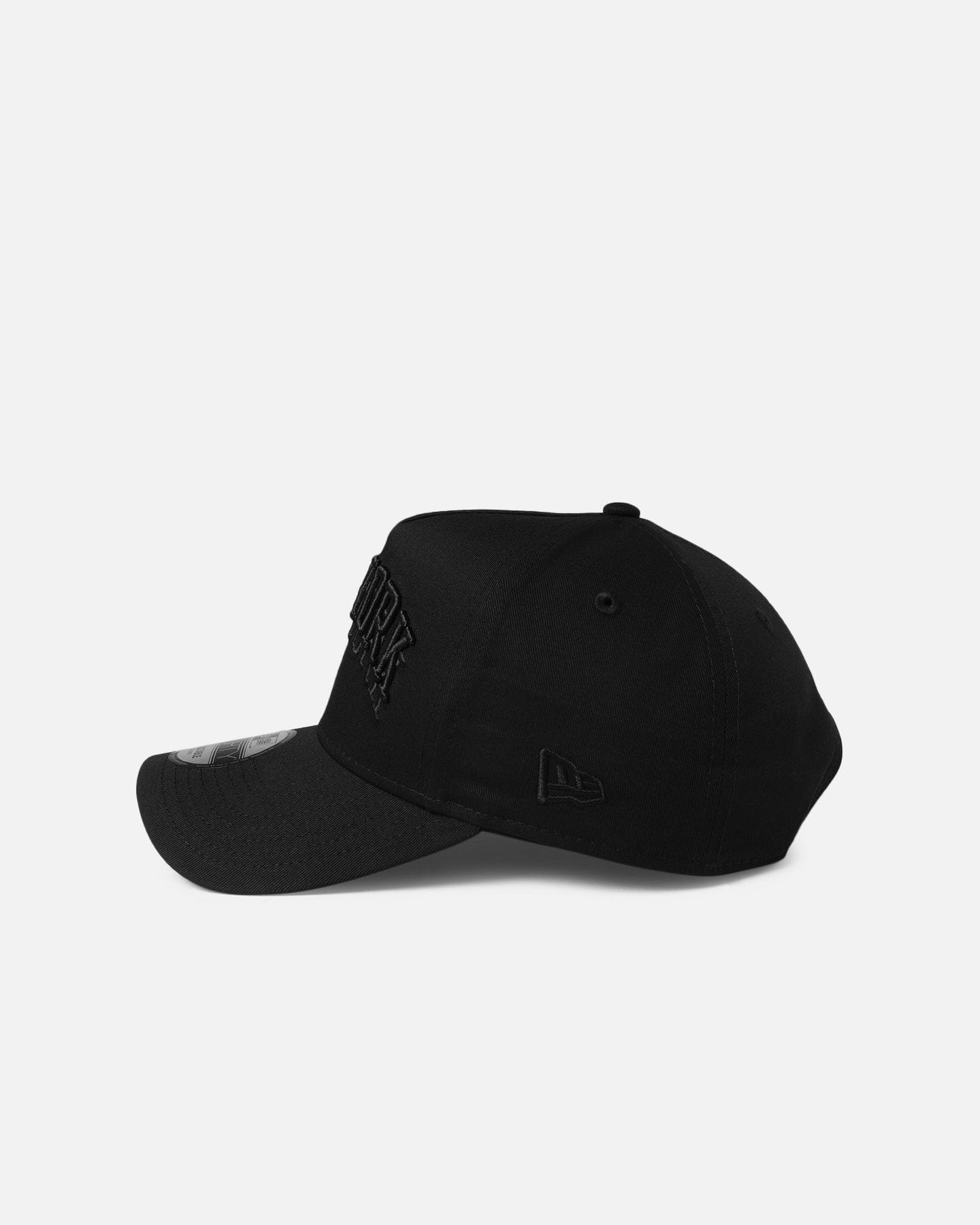 New Era New York Knicks NBA Black On Black 9FORTY A - Frame Snapback Black