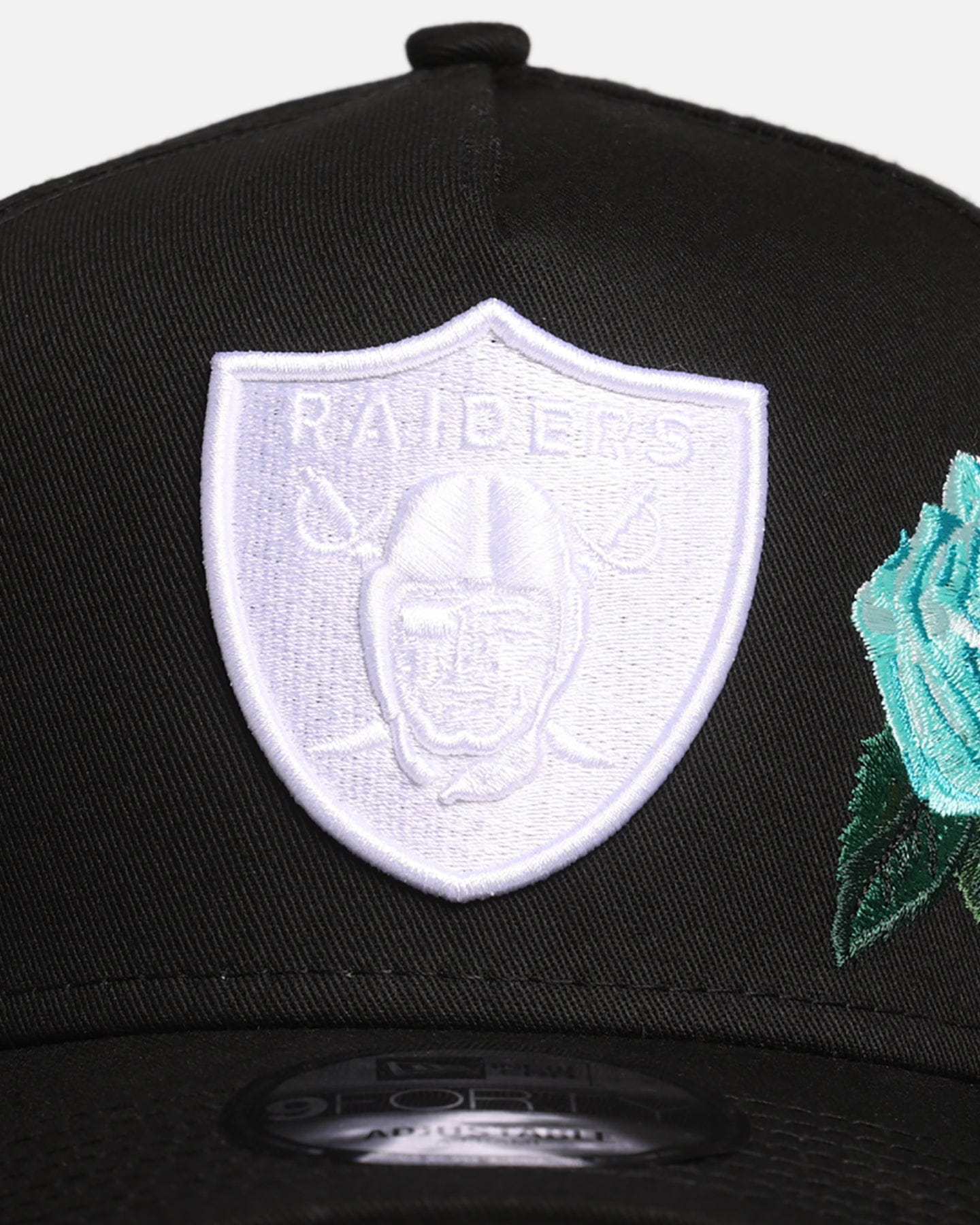 New Era Las Vegas Raiders Aqua Rose Embroidery 9FORTY A - Frame Snapback Black/Aqua