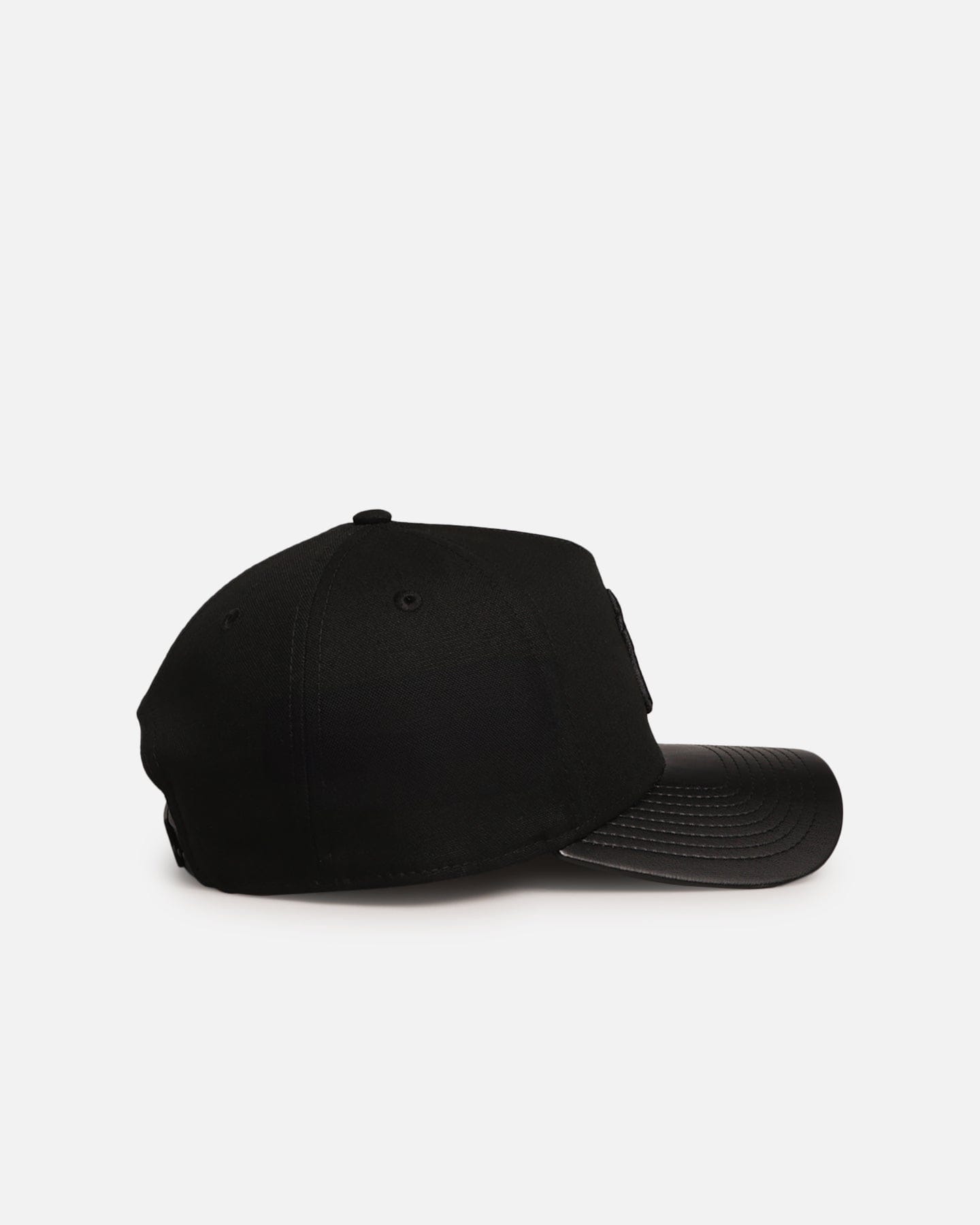 New Era New York Yankees Canvas Leather 9FORTY A - Frame Snapback Black
