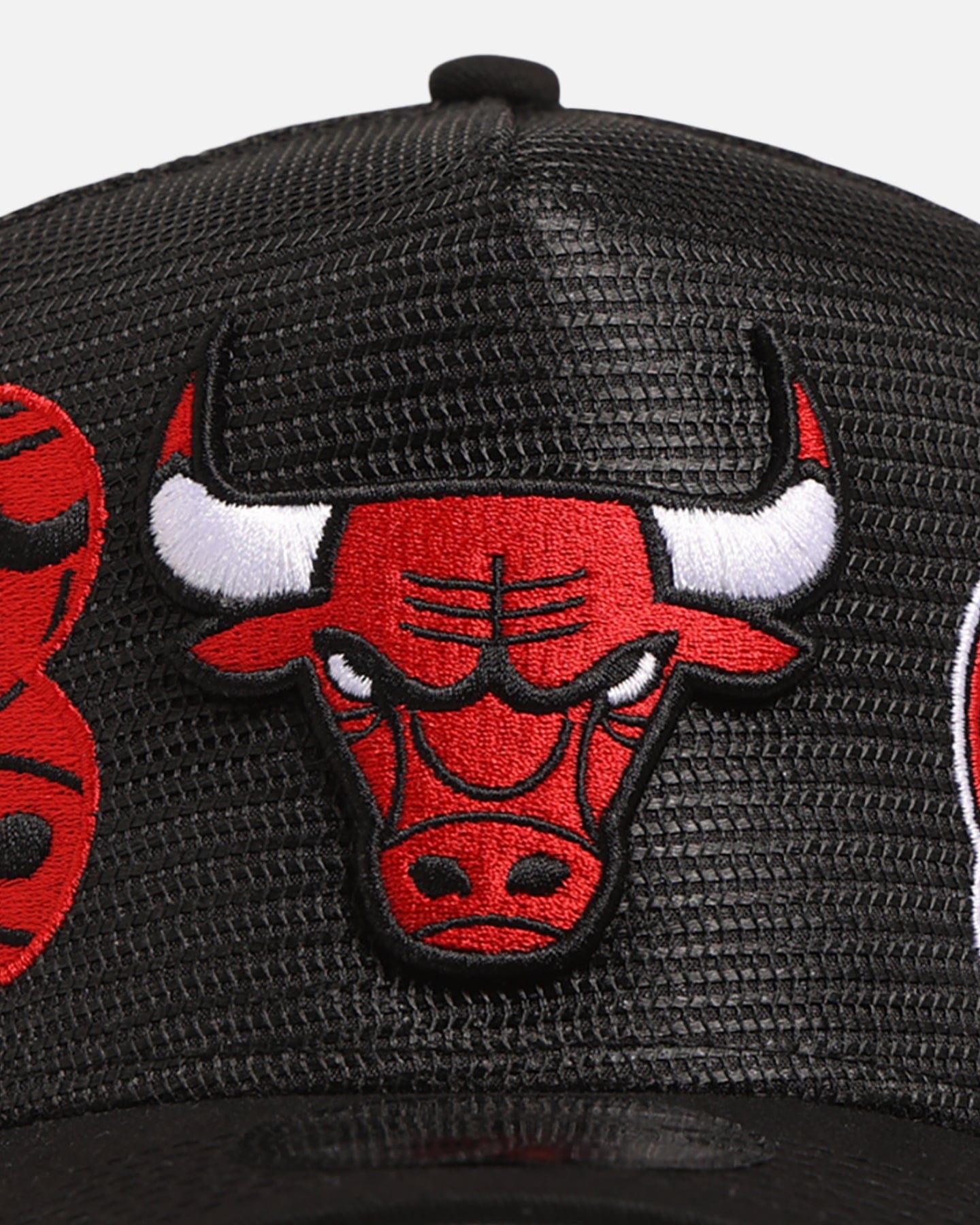 New Era Chicago Bulls Mesh Crown All Over Logos 9FORTY A - Frame Snapback Official Team Colour