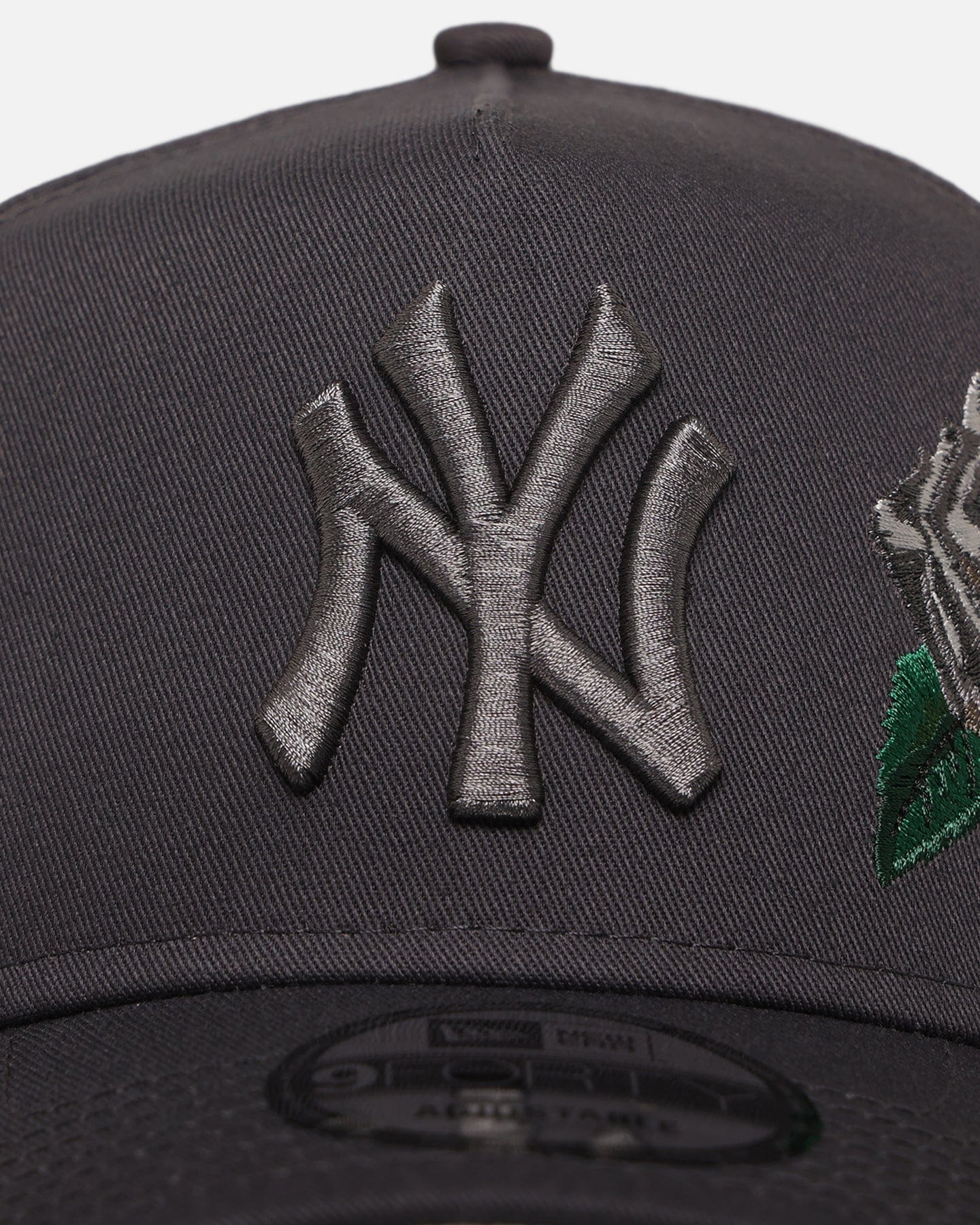 New Era New York Yankees Gray Tonal Roses 9FORTY A - Frame Snapback Gray