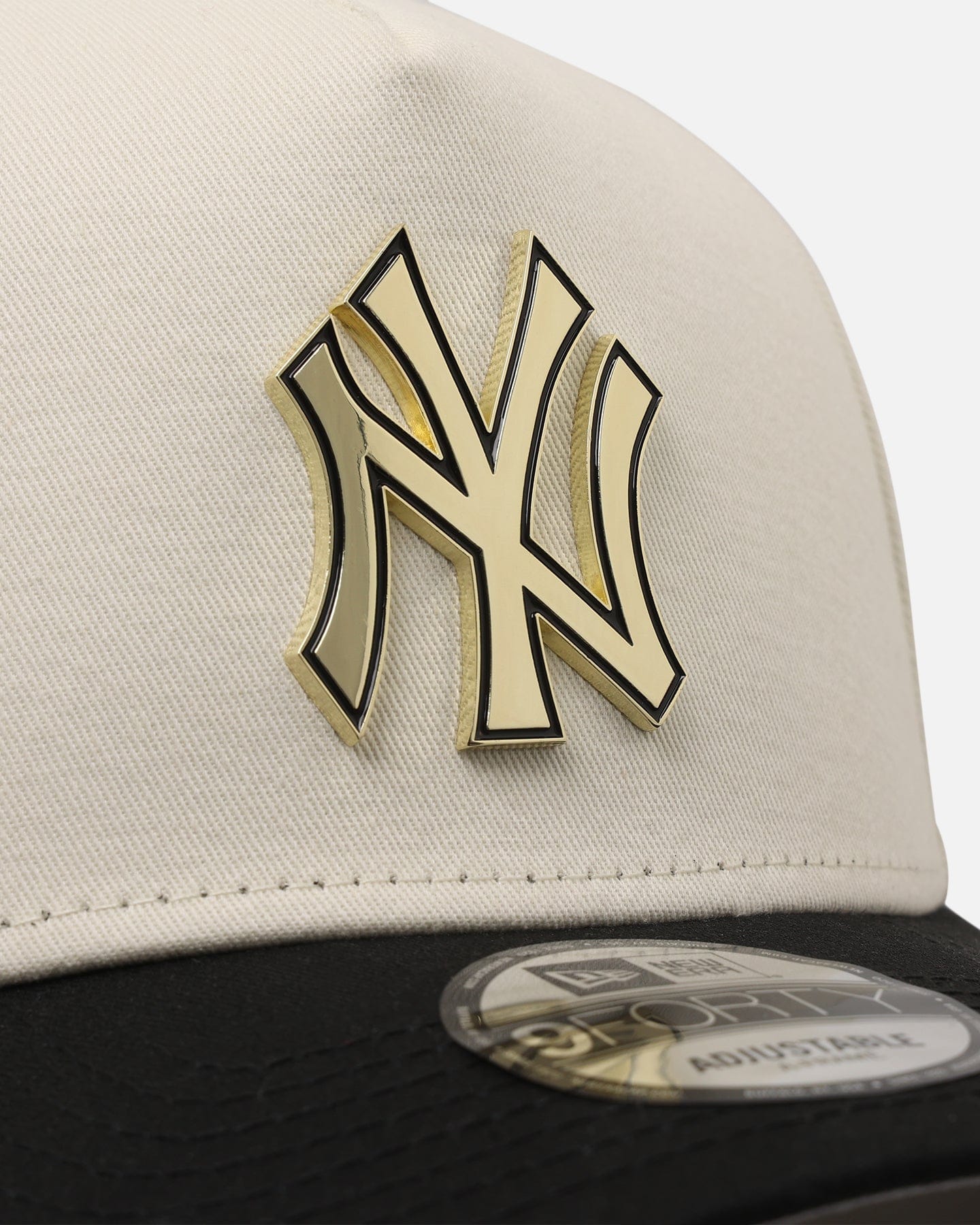 New Era New York Yankees Gold Medal Badge 9FORTY A - Frame Snapback White/Black/Green