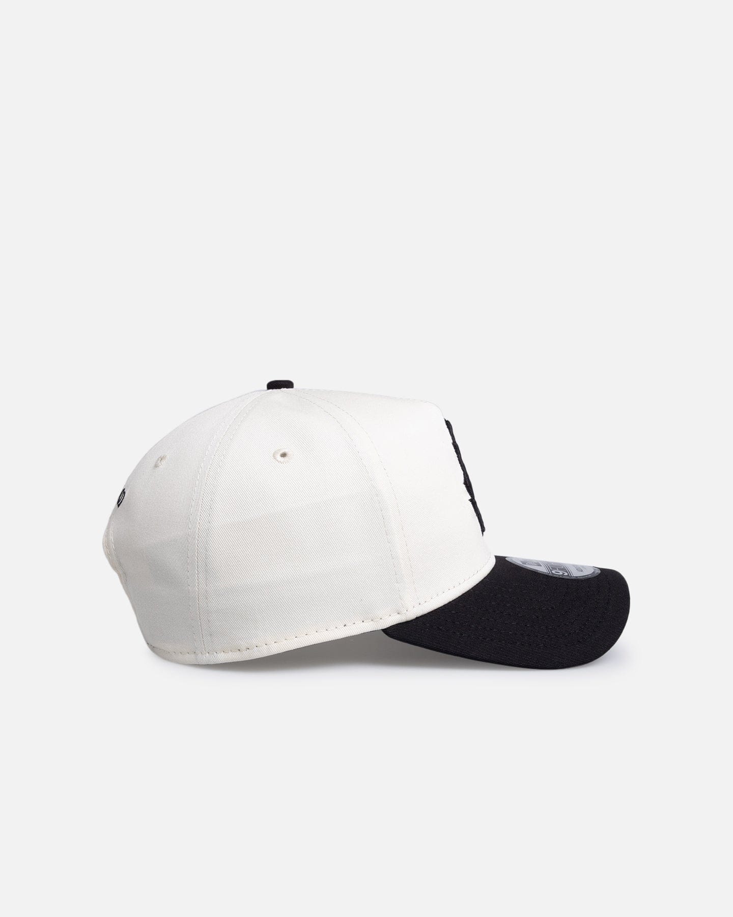 New Era Gold Coast Titans Chrome Black 9FORTY A - Frame Snapback White/Black