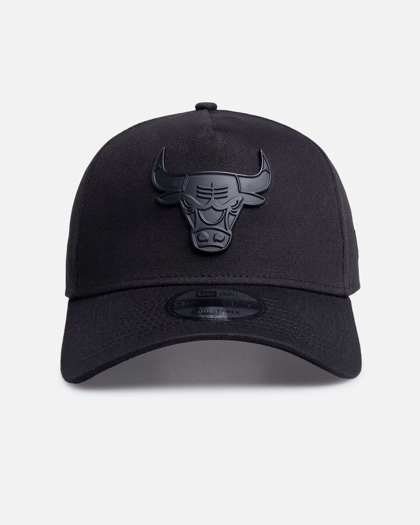 New Era Chicago Bulls Black Metal Badge 9FORTY A - Frame Snapback Black