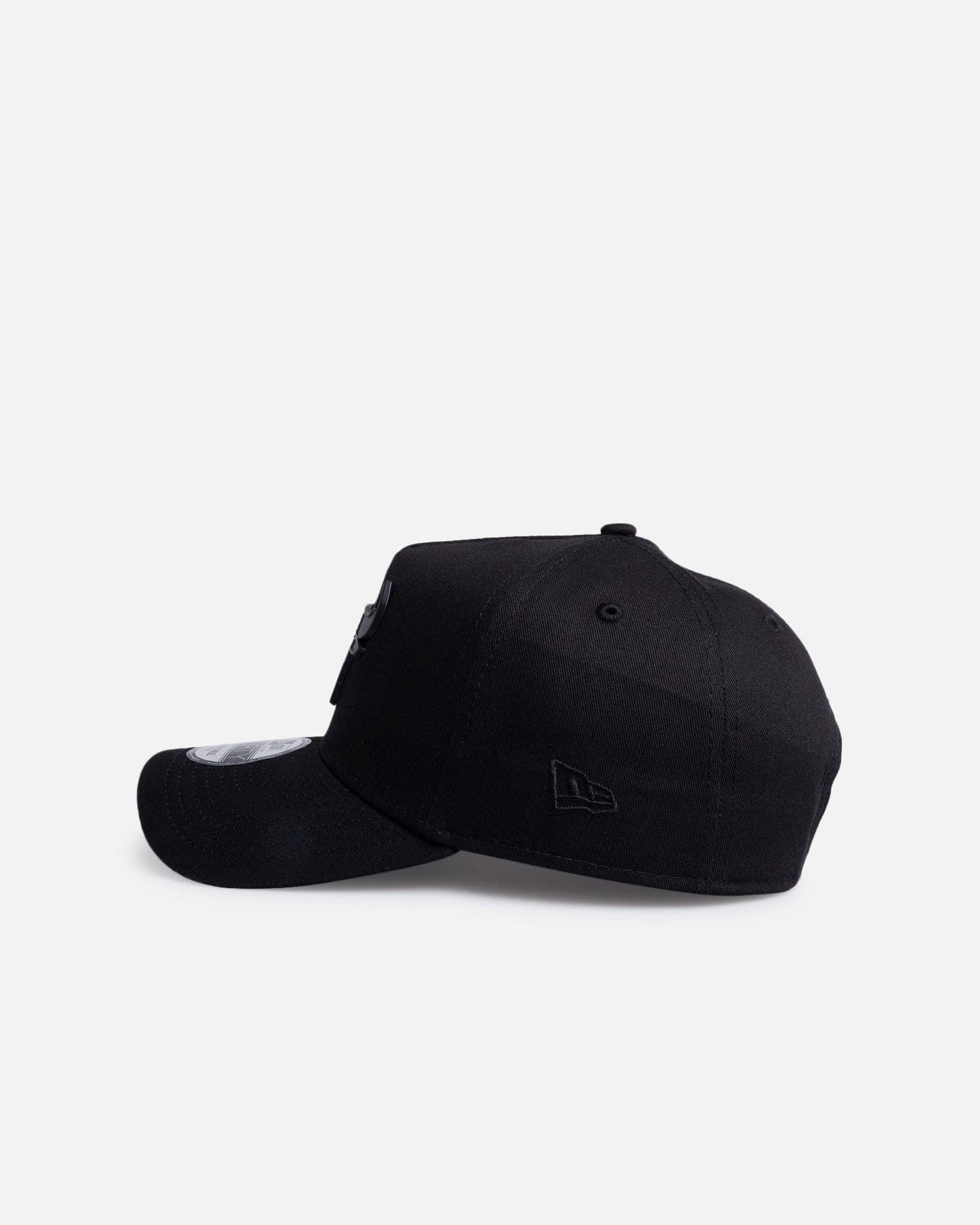 New Era Chicago Bulls Black Metal Badge 9FORTY A - Frame Snapback Black