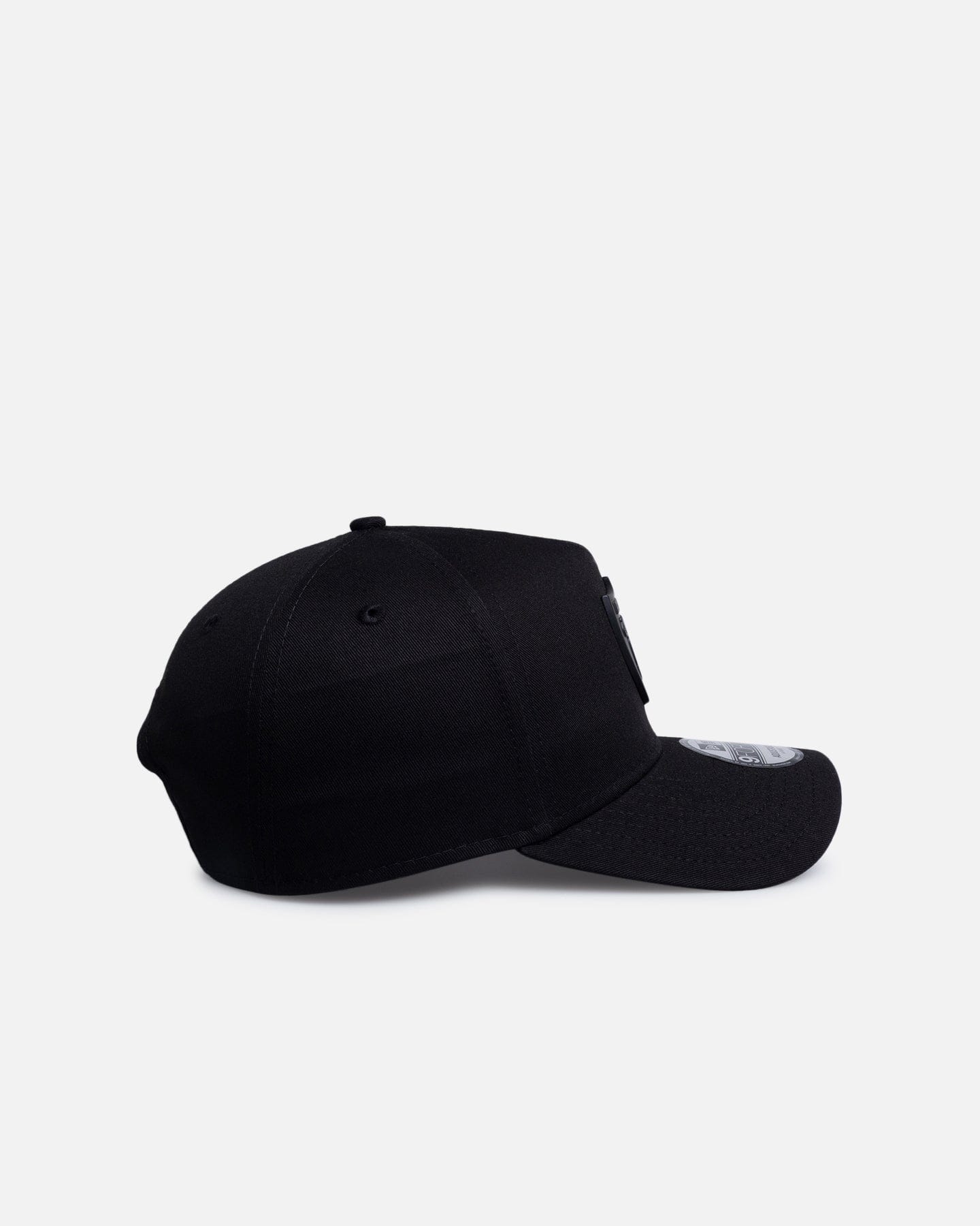 New Era Las Vegas Raiders Black Metal Badge 9FORTY A - Frame Snapback Black