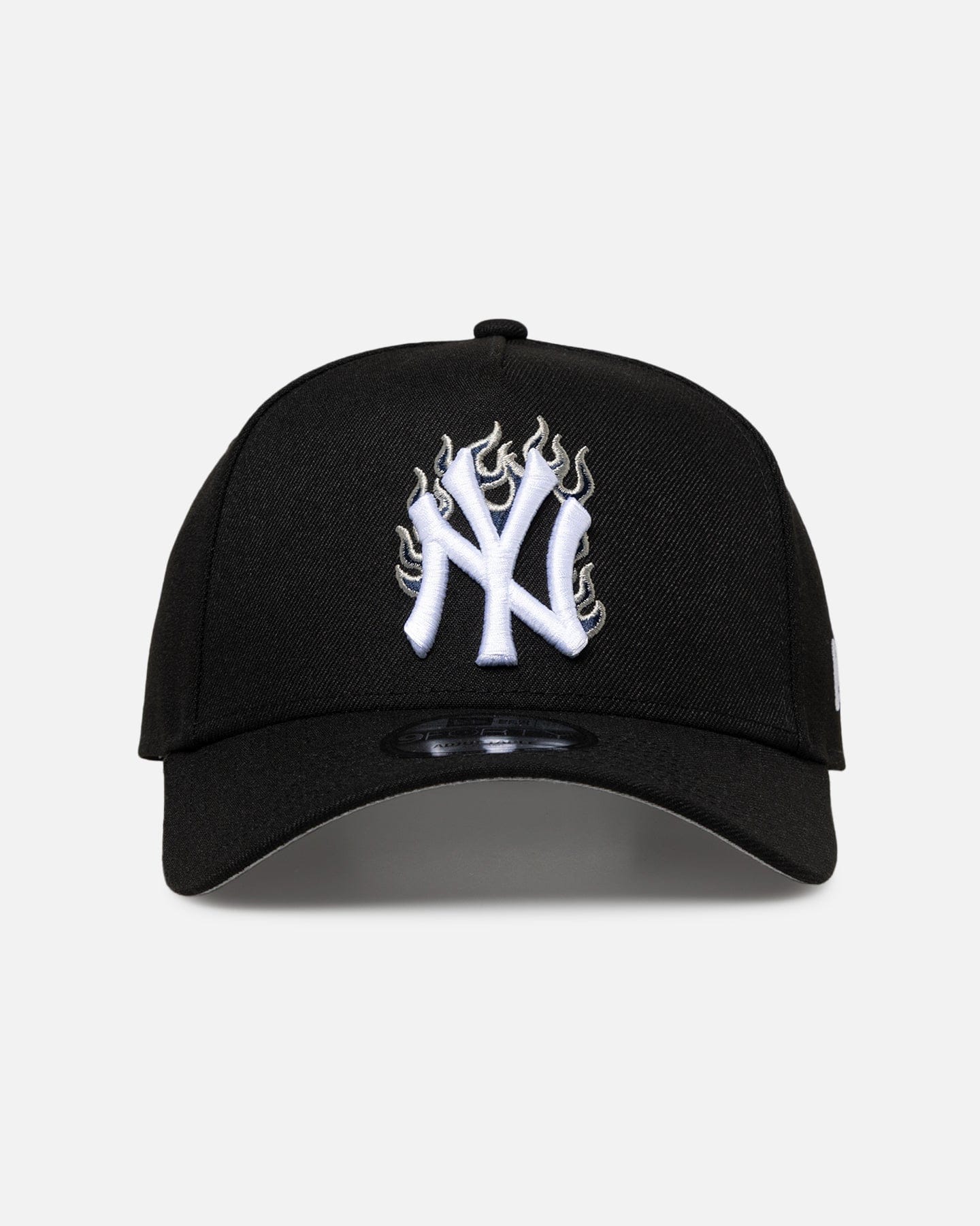 New Era New York Yankees Flame Logo 9FORTY A - Frame Snapback Black
