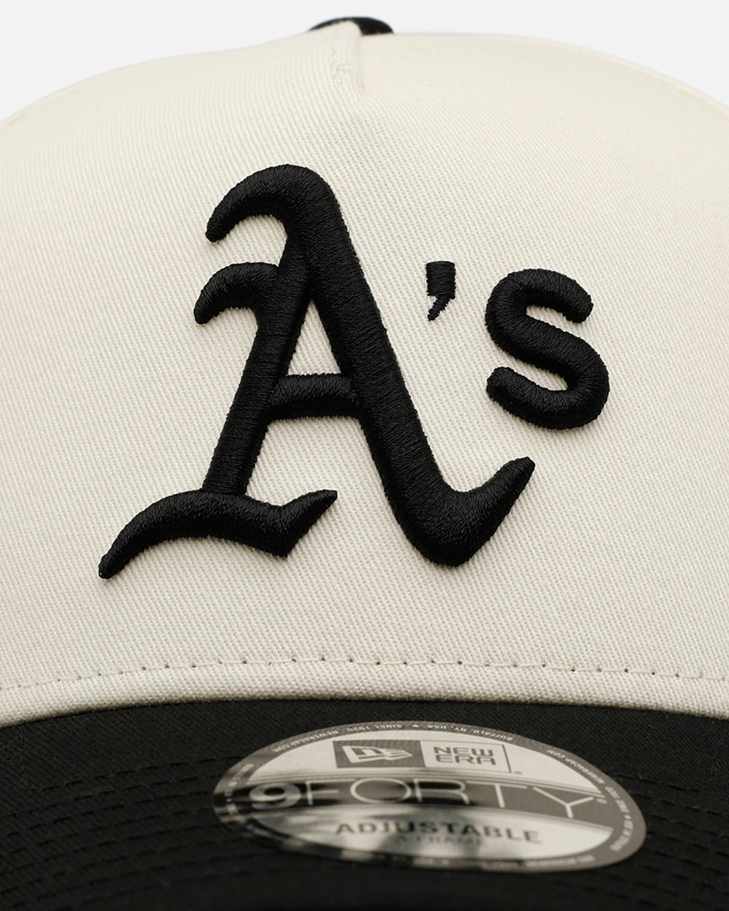 New Era Oakland Athletics Easy Chrome Black 9FORTY A - Frame Snapback Chrome/Black