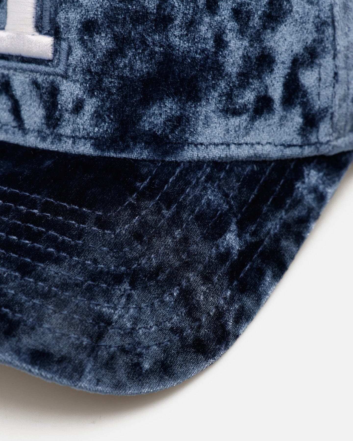New Era Texas Rangers Crushed Blue Velvet 9FORTY A - Frame Snapback Blue