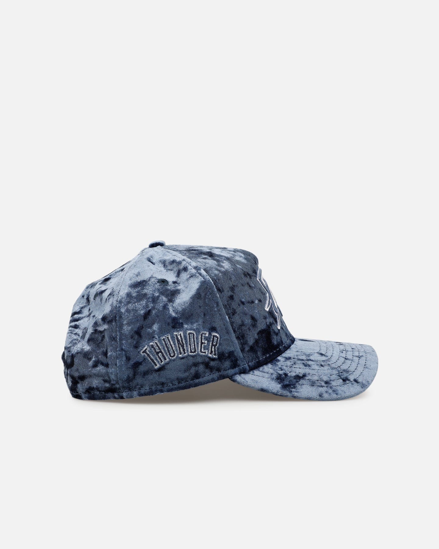 New Era Oklahoma City Thunder Crushed Blue Velvet 9FORTY A - Frame Snapback Blue