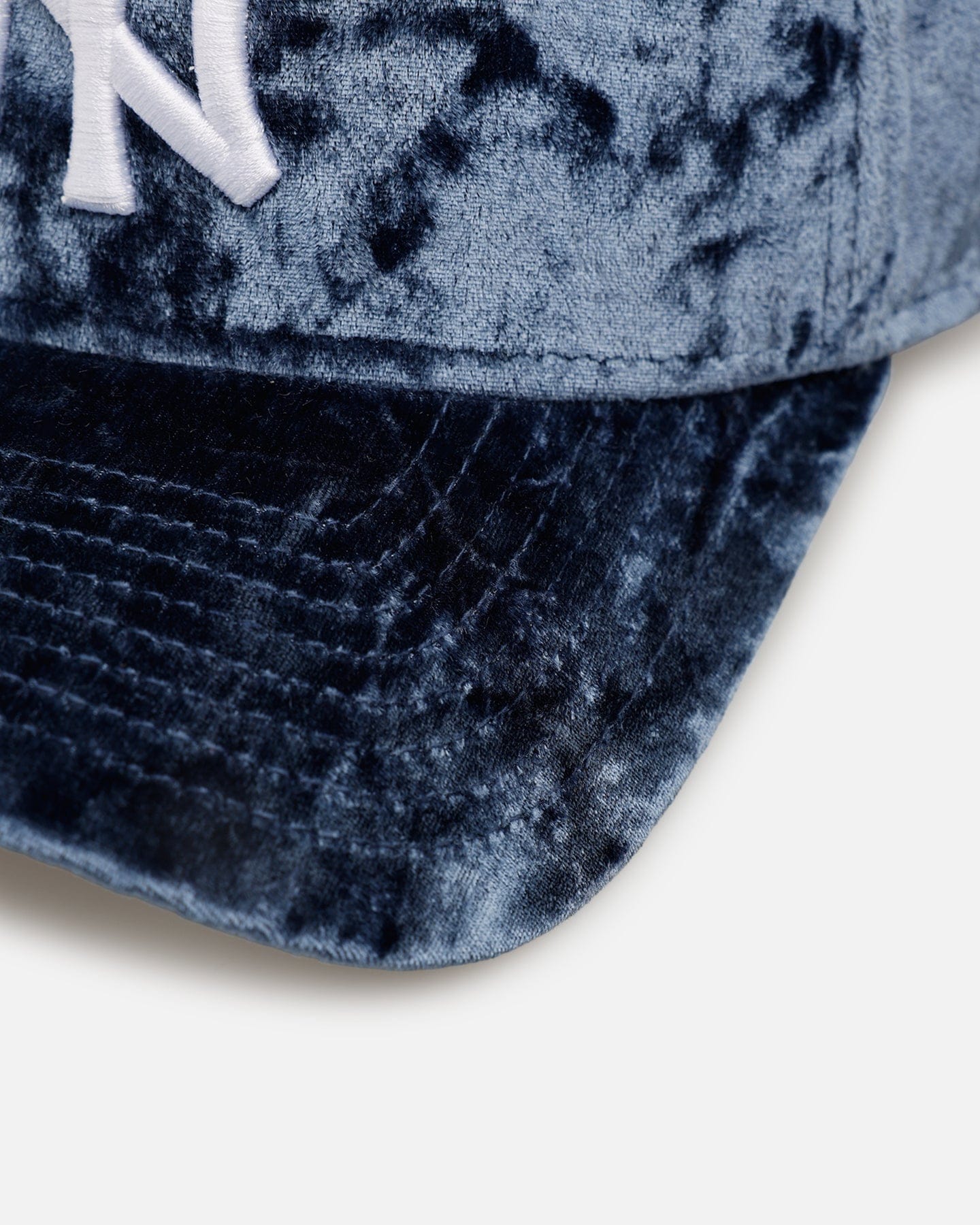 New Era New York Yankees Crushed Blue Velvet 9FORTY A - Frame Snapback Blue