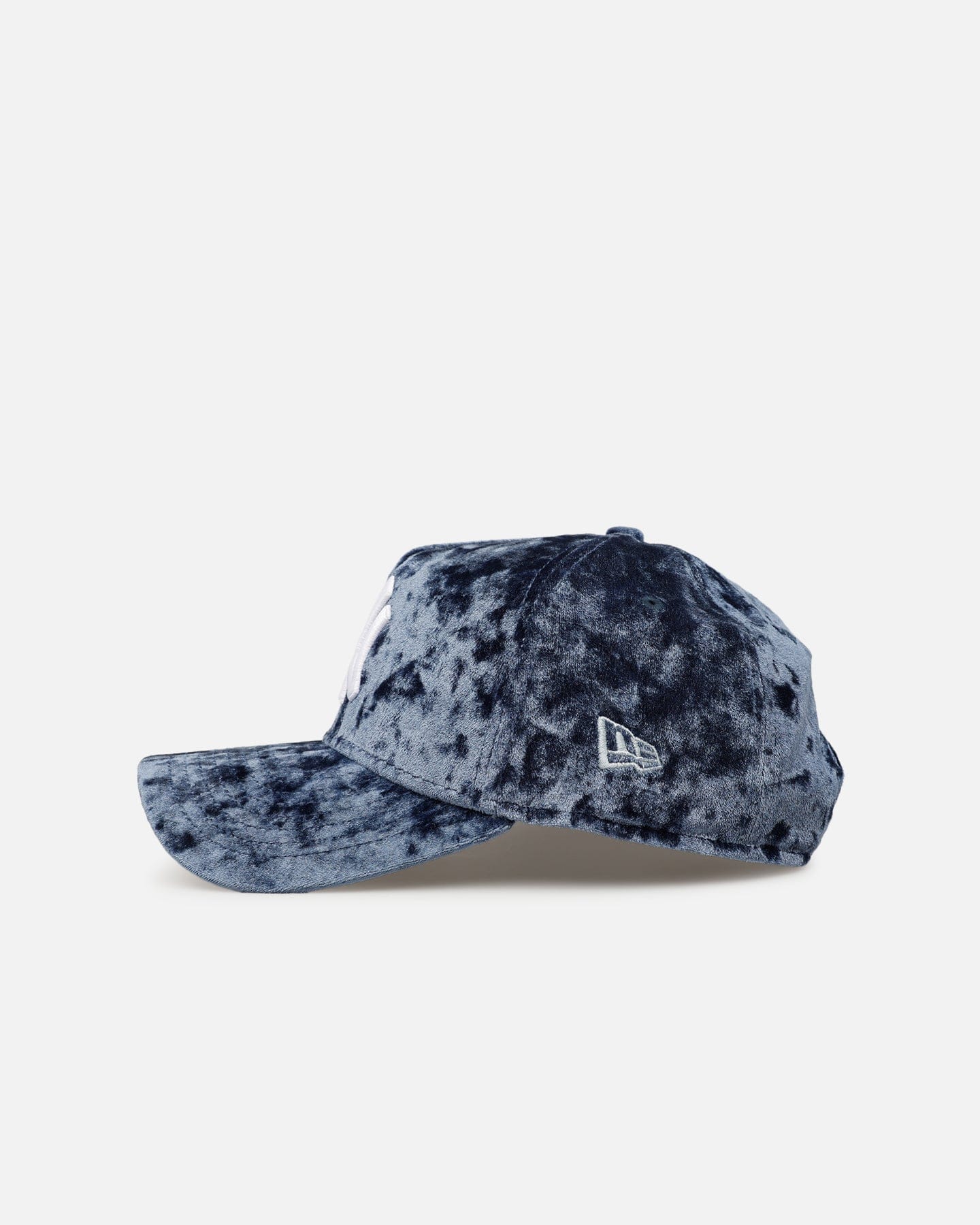 New Era New York Yankees Crushed Blue Velvet 9FORTY A - Frame Snapback Blue
