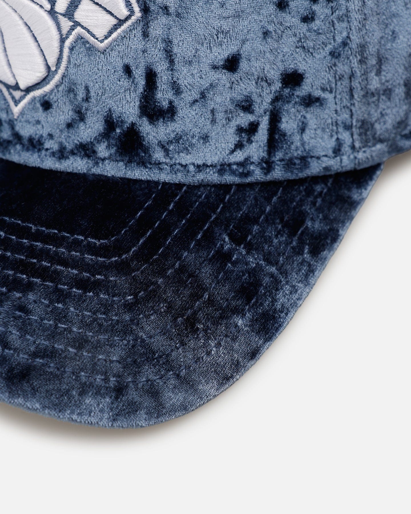 New Era New York Knicks Crushed Blue Velvet 9FORTY A - Frame Snapback Blue