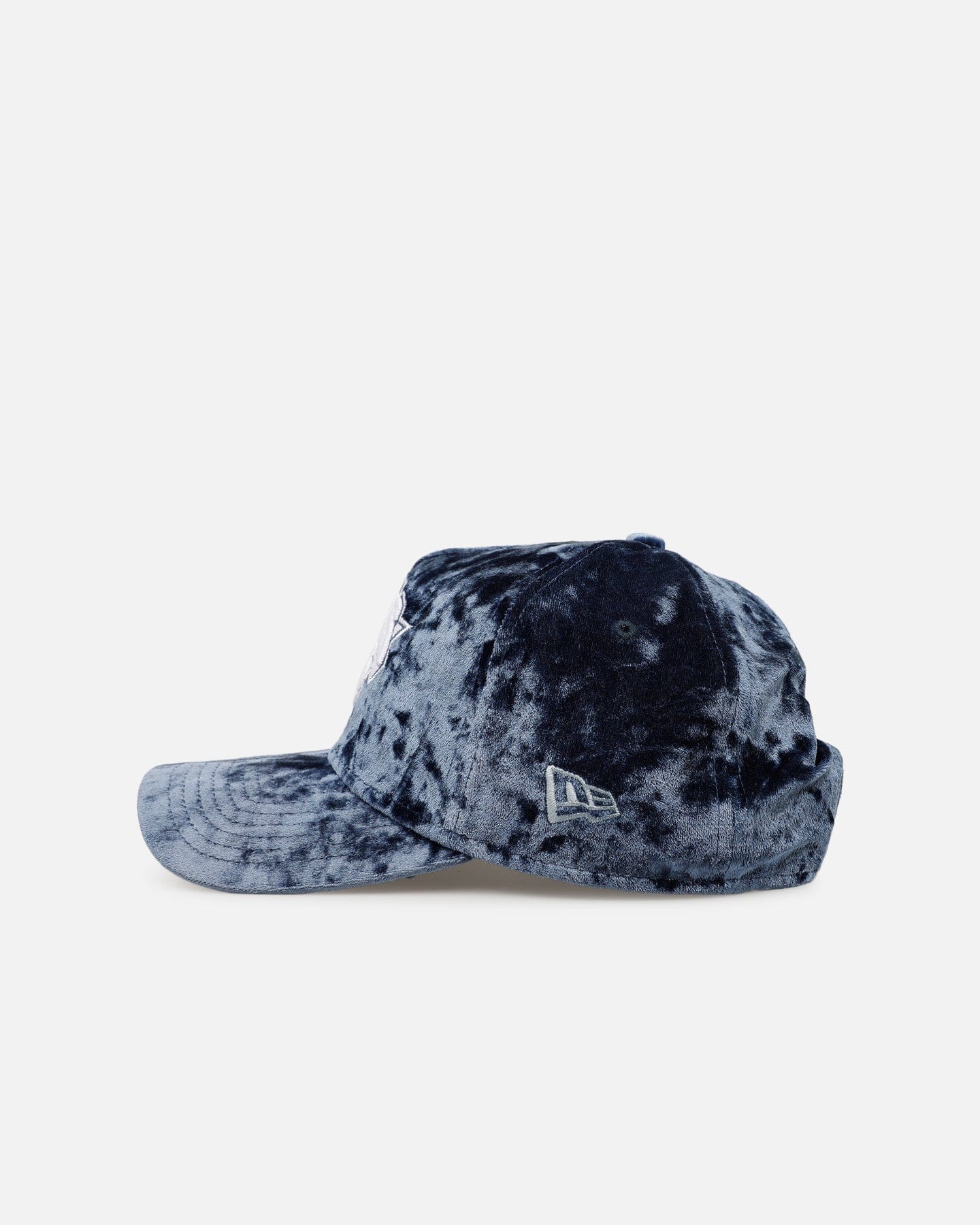 New Era New York Knicks Crushed Blue Velvet 9FORTY A - Frame Snapback Blue