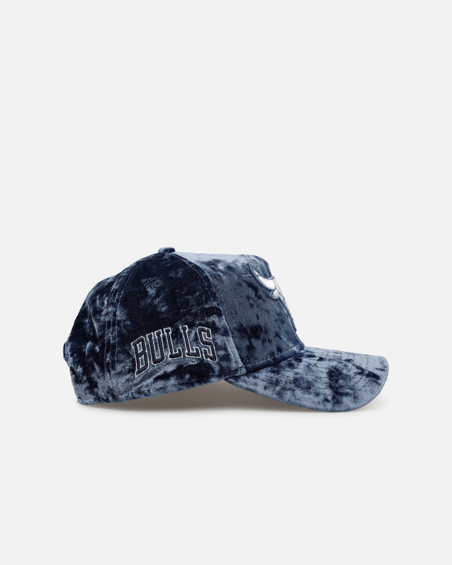 New Era Chicago Bulls Crushed Blue Velvet 9FORTY A - Frame Snapback Blue