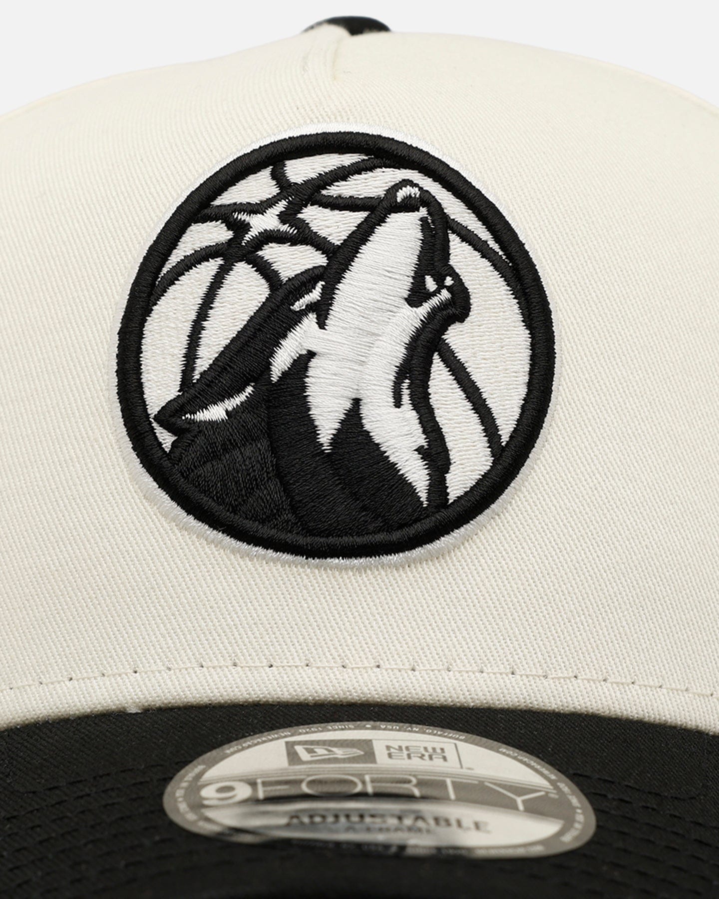 New Era Minnesota Timberwolves Easy Chrome Black 9FORTY A - Frame Snapback Chrome/Black