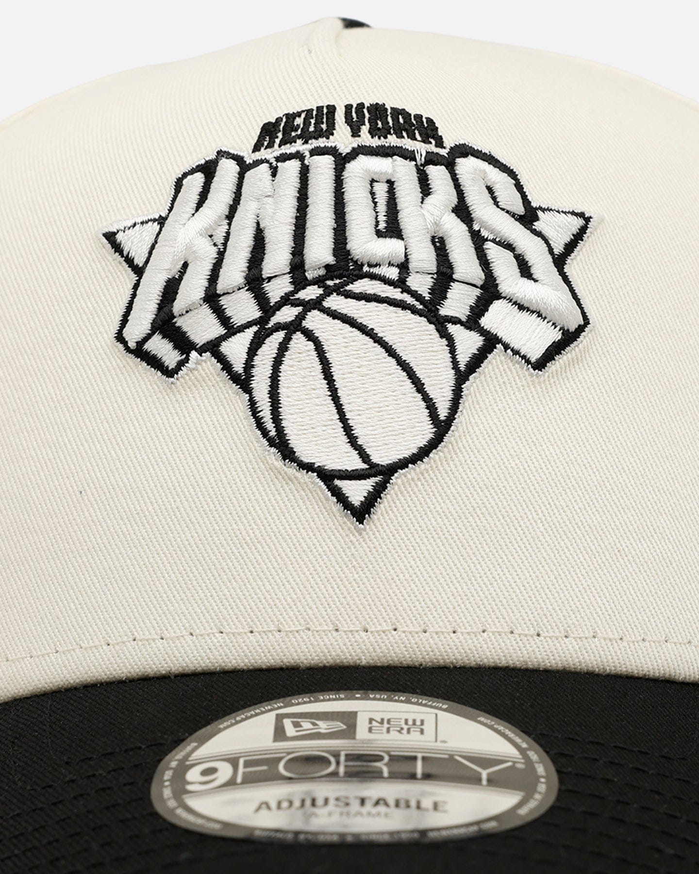 New Era New York Knicks Easy Chrome Black 9FORTY A - Frame Snapback Chrome/Black