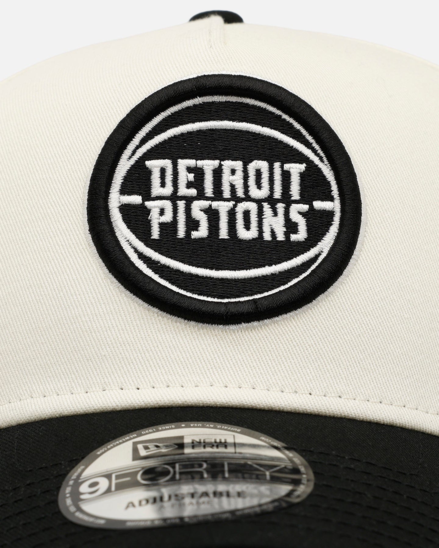 New Era Detroit Pistons Easy Chrome Black 9FORTY A - Frame Snapback Chrome/Black