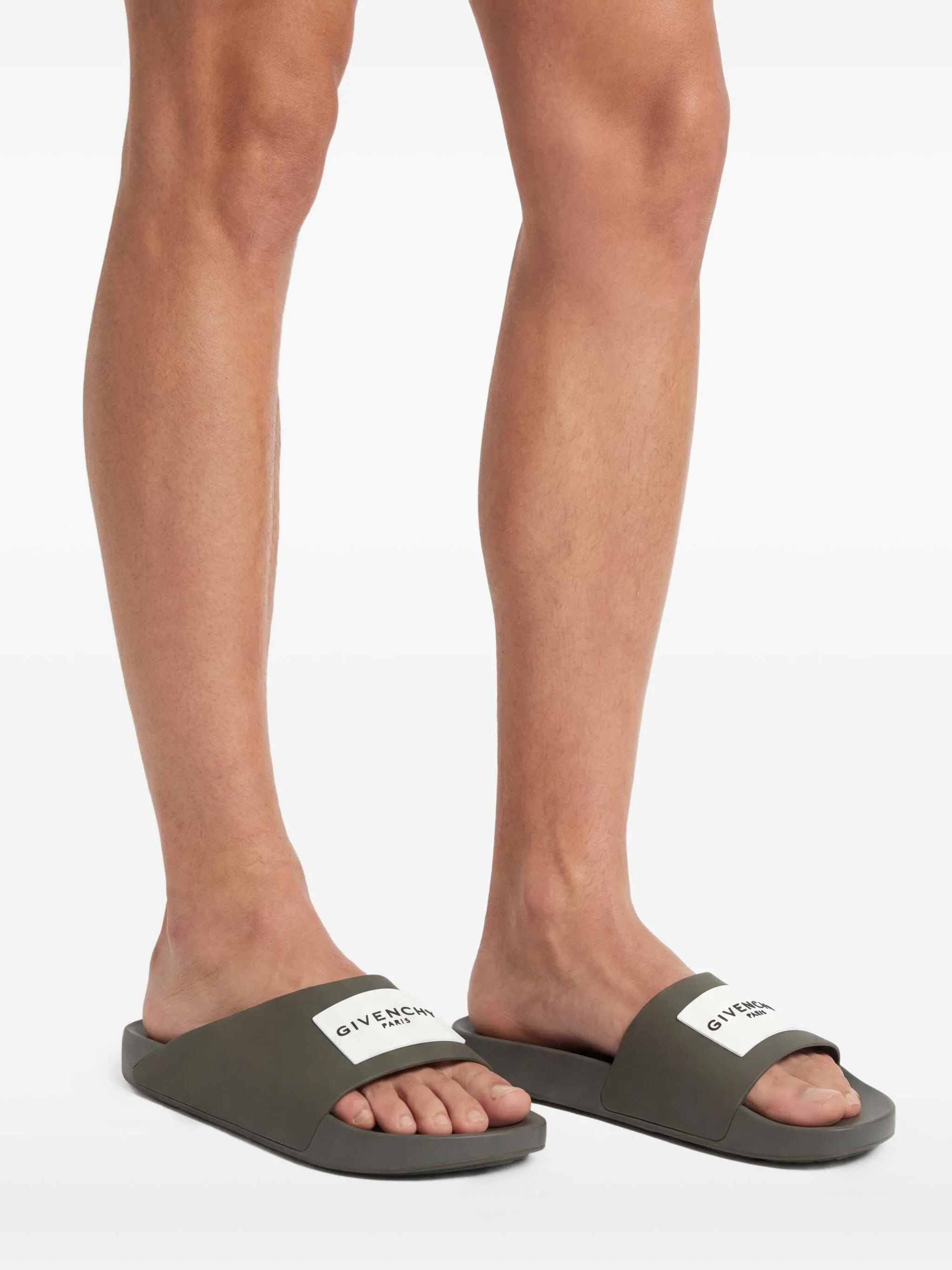 Givenchy logo - detail slides