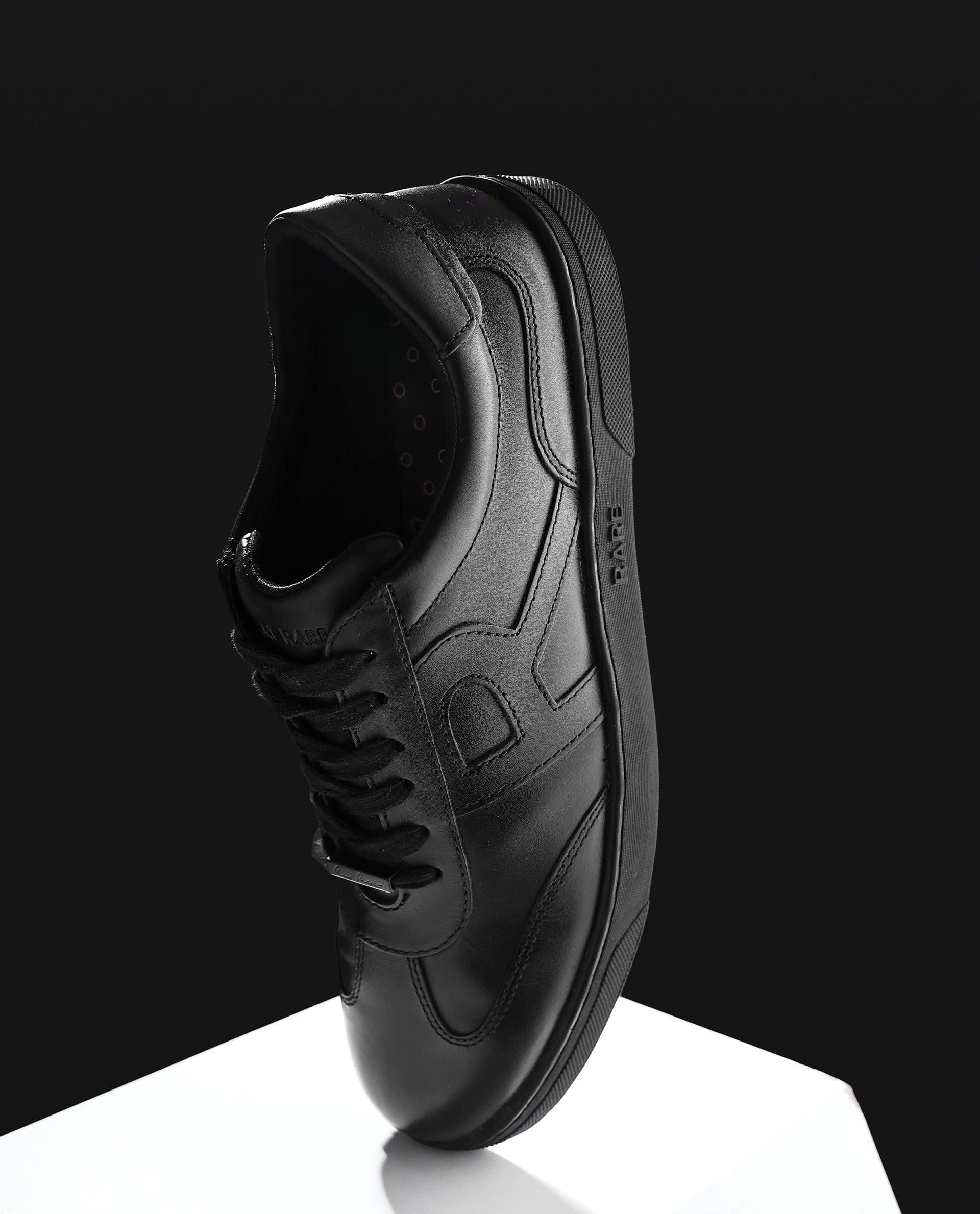 RAREZ Rare Rabbit Mens Merc Black Round Toe Genuine Leather Lace Up Low Top Sneaker Shoes
