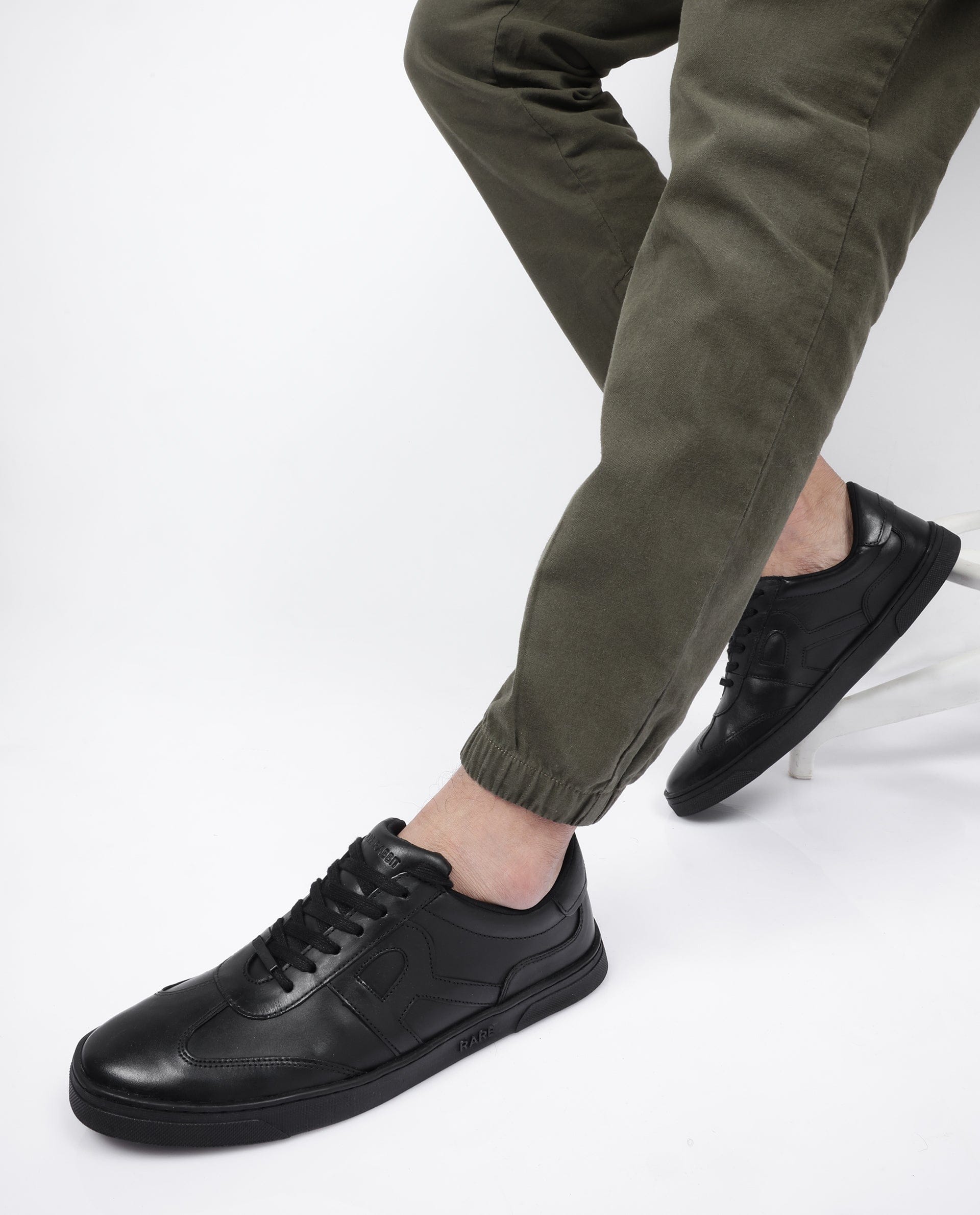 RAREZ Rare Rabbit Mens Merc Black Round Toe Genuine Leather Lace Up Low Top Sneaker Shoes