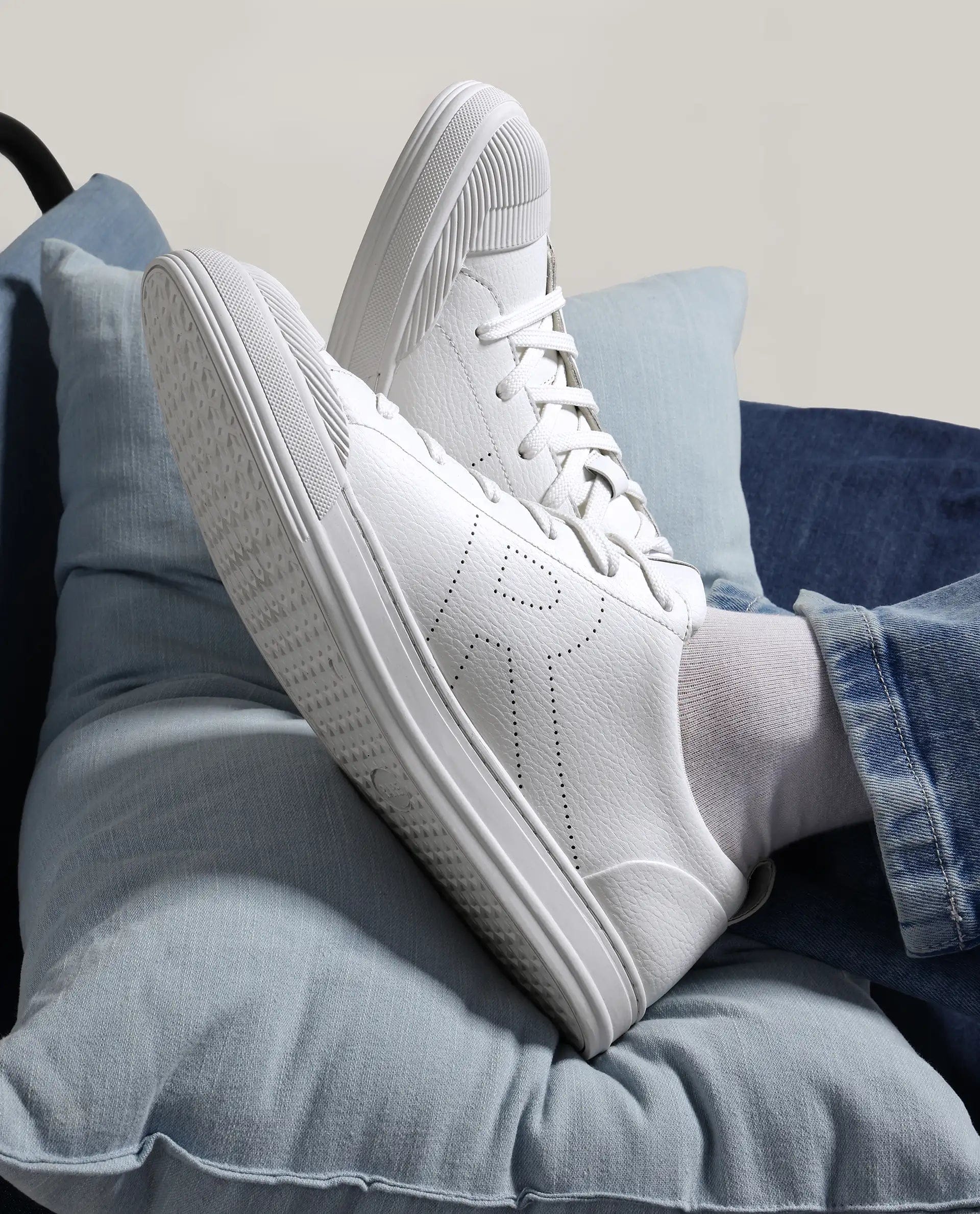 RAREZ Rare Rabbit Men's Sauron 25 White Micro Leather Sneaker