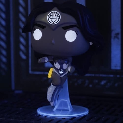 Funko Pop! 423 DC Wonder Woman 80th Anniversary White Lantern Glow - in - the - Dark Vinyl Figure - Entertainment Earth Exclusive