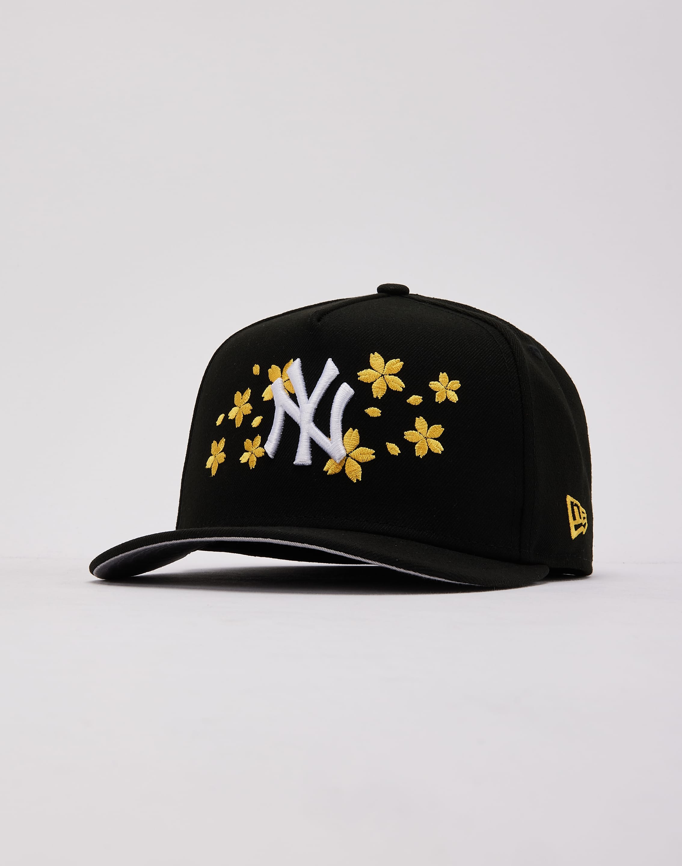 New Era New York Yankees Cherry Blossom 9FORTY A - Frame Snapback Hat
